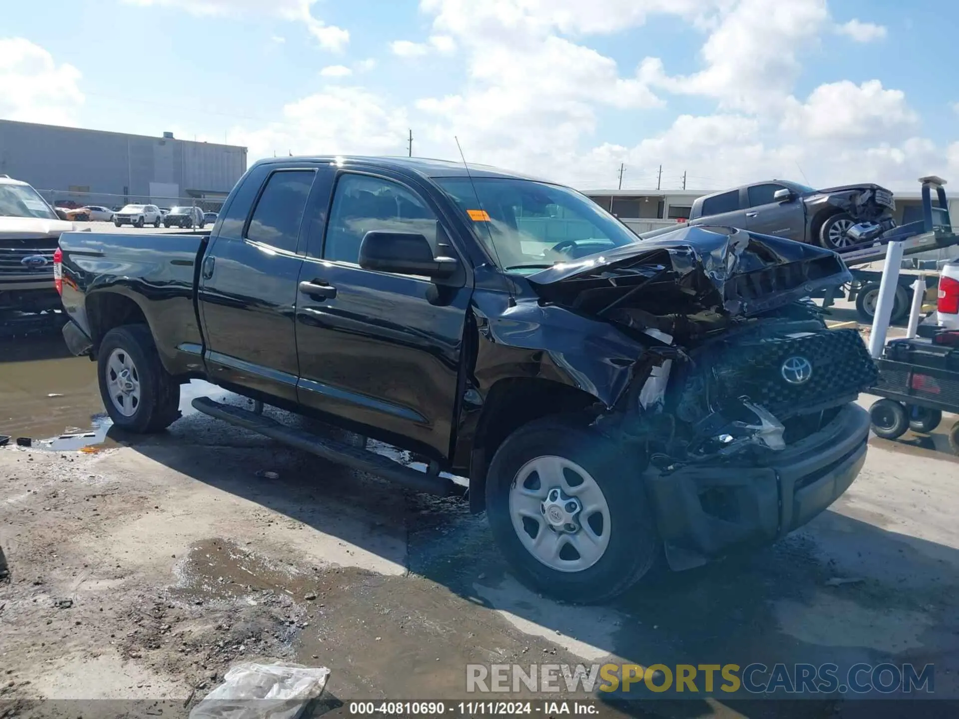 1 Photograph of a damaged car 5TFRM5F19KX139157 TOYOTA TUNDRA 2019