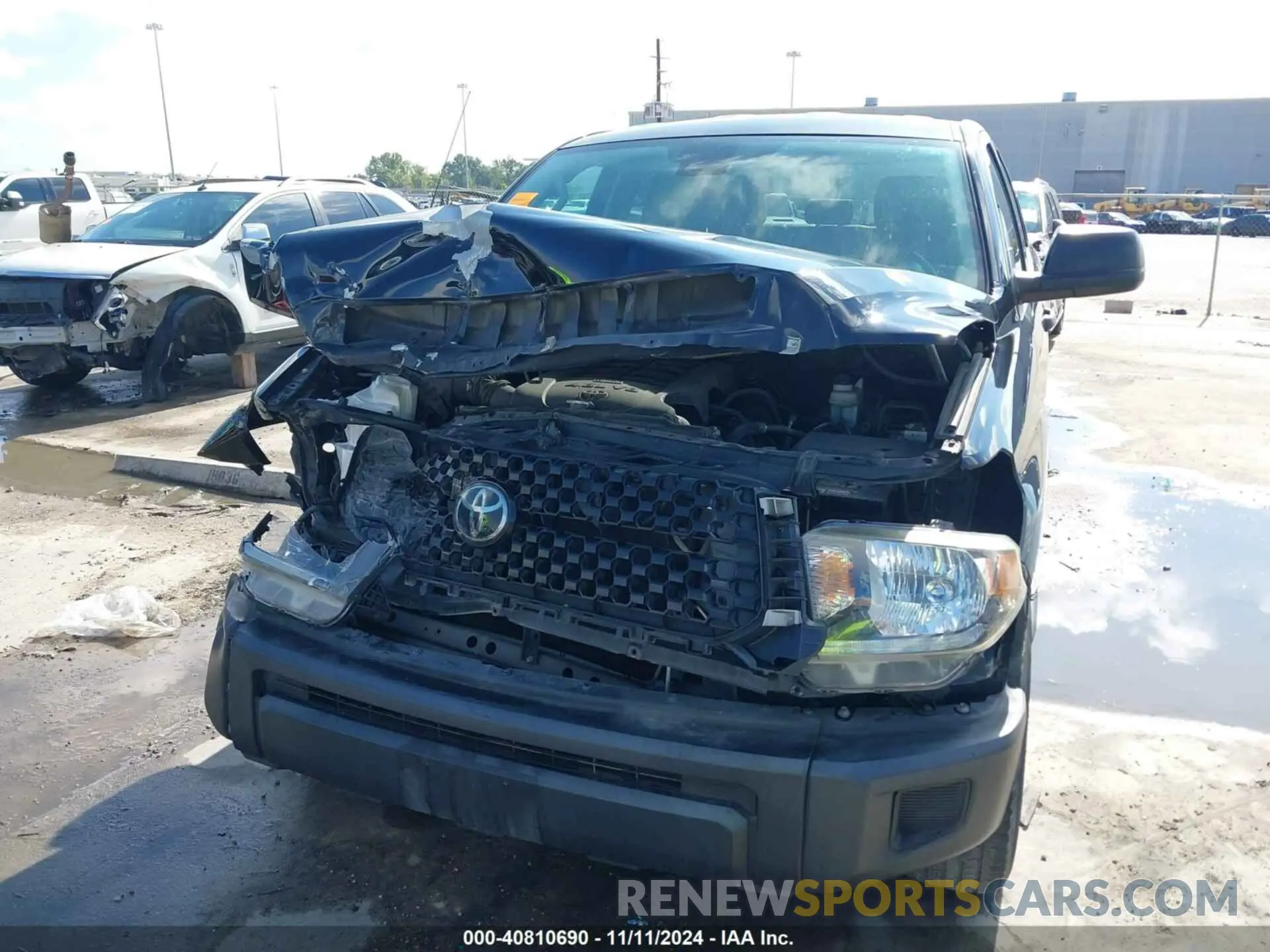 6 Photograph of a damaged car 5TFRM5F19KX139157 TOYOTA TUNDRA 2019