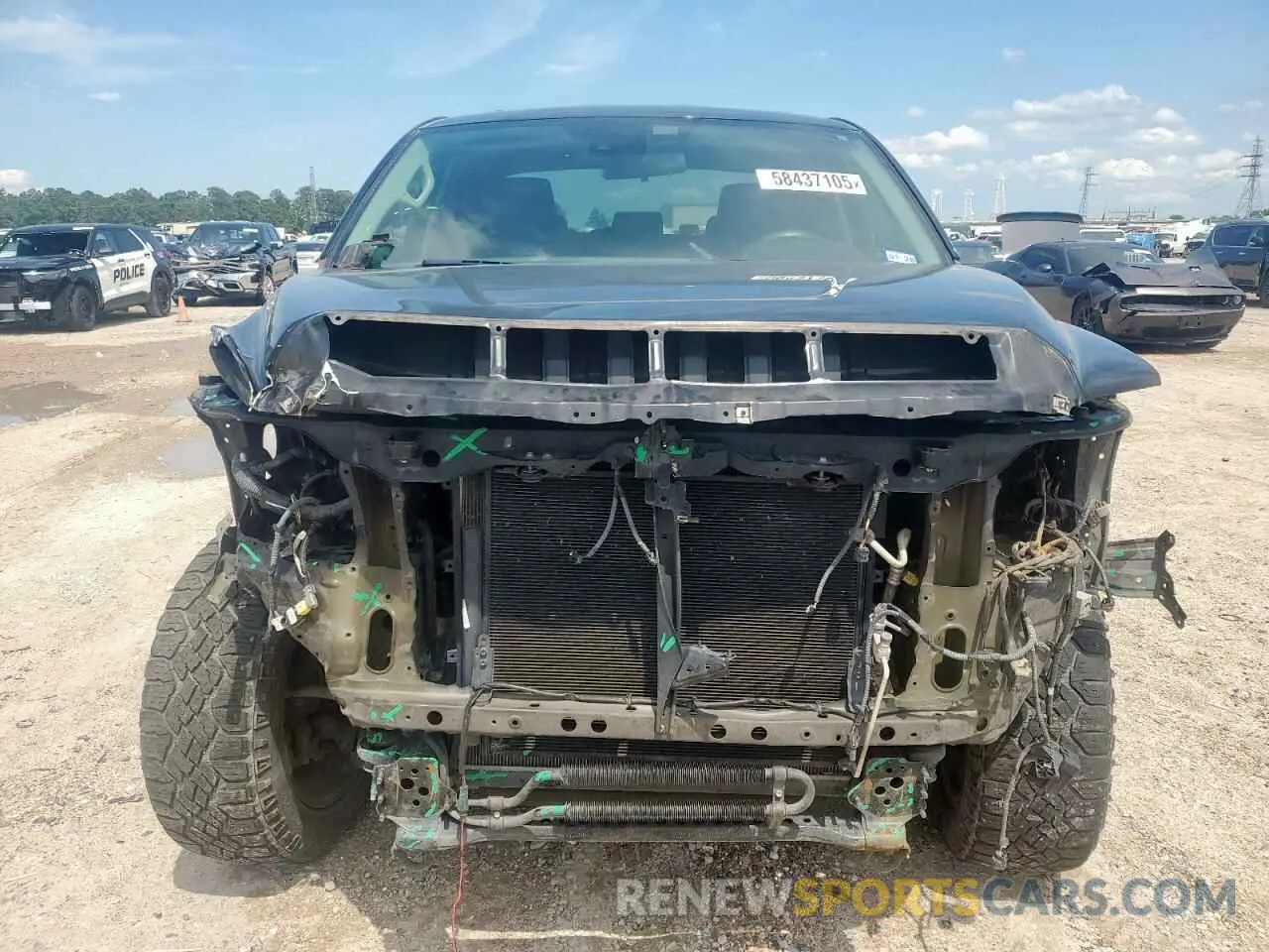 5 Photograph of a damaged car 5TFRM5F1XKX138549 TOYOTA TUNDRA 2019