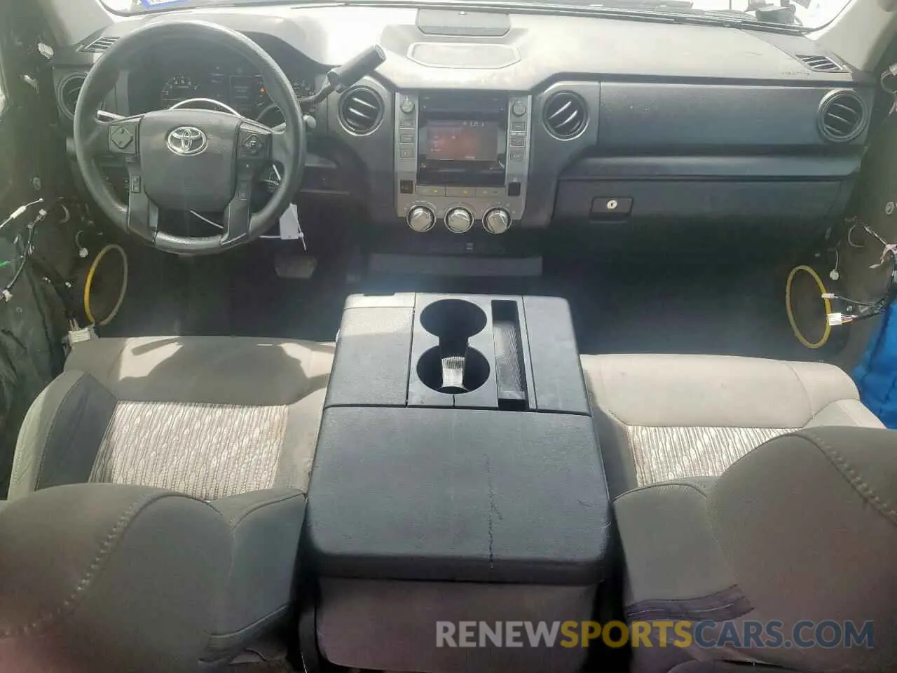 8 Photograph of a damaged car 5TFRM5F1XKX138549 TOYOTA TUNDRA 2019