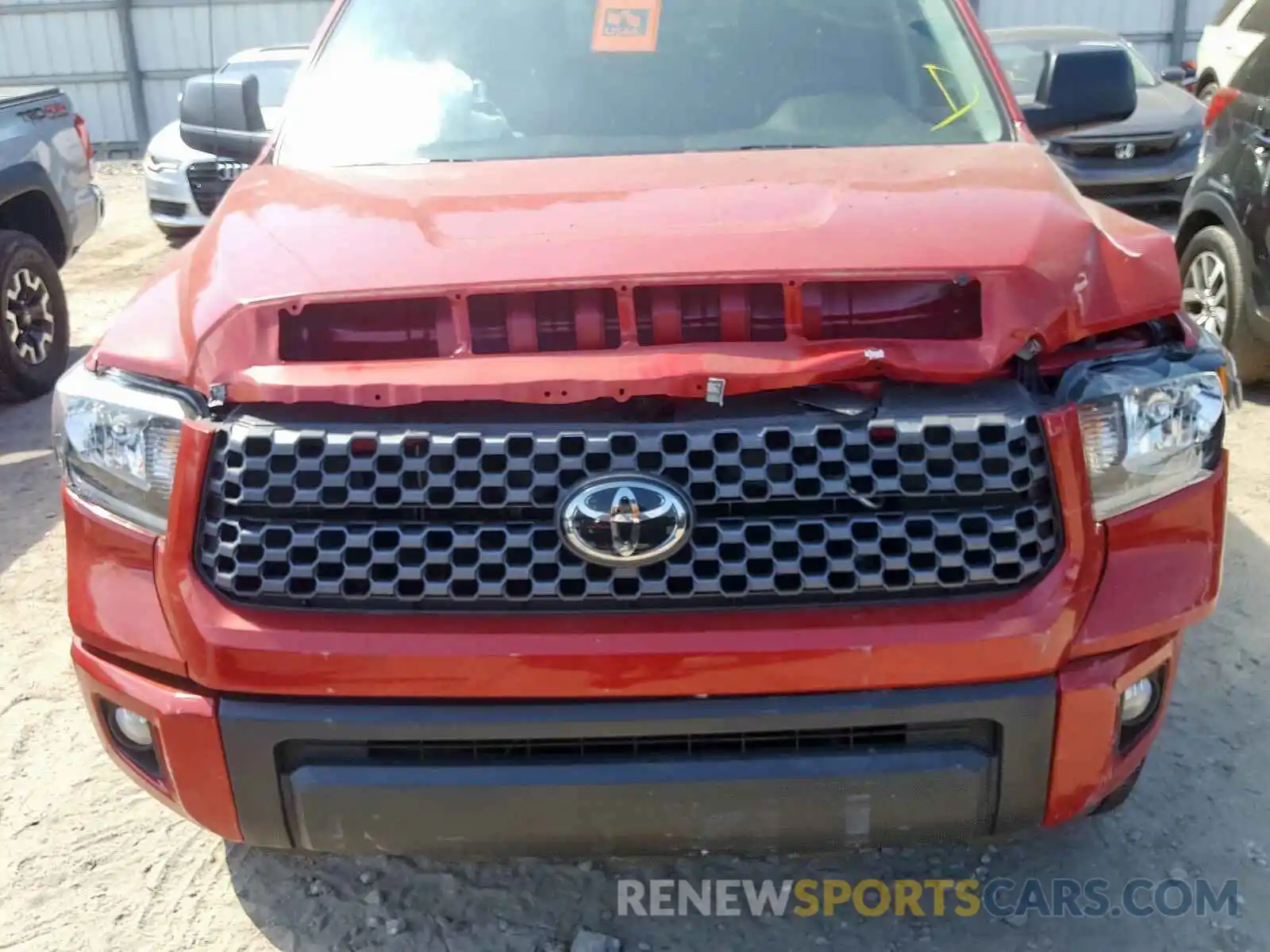 9 Photograph of a damaged car 5TFRY5F10KX244500 TOYOTA TUNDRA 2019