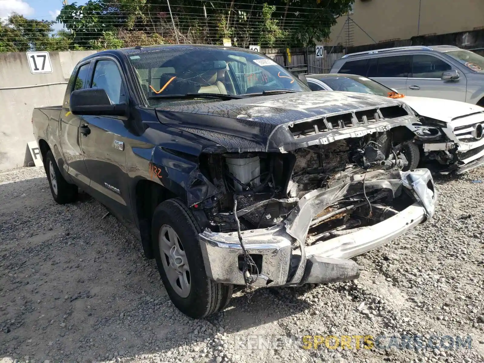 1 Photograph of a damaged car 5TFRY5F12KX250430 TOYOTA TUNDRA 2019