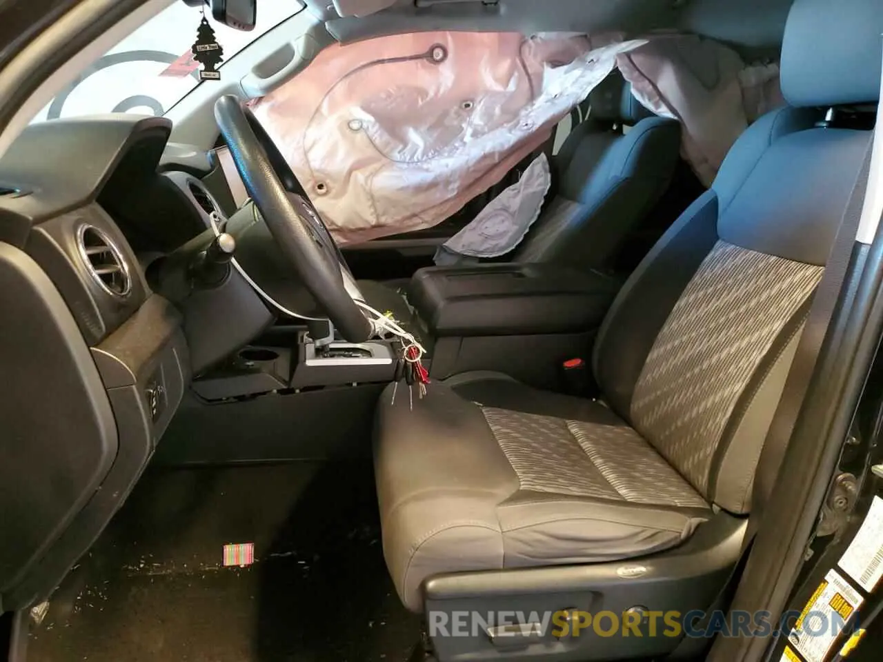 7 Photograph of a damaged car 5TFRY5F15KX244573 TOYOTA TUNDRA 2019