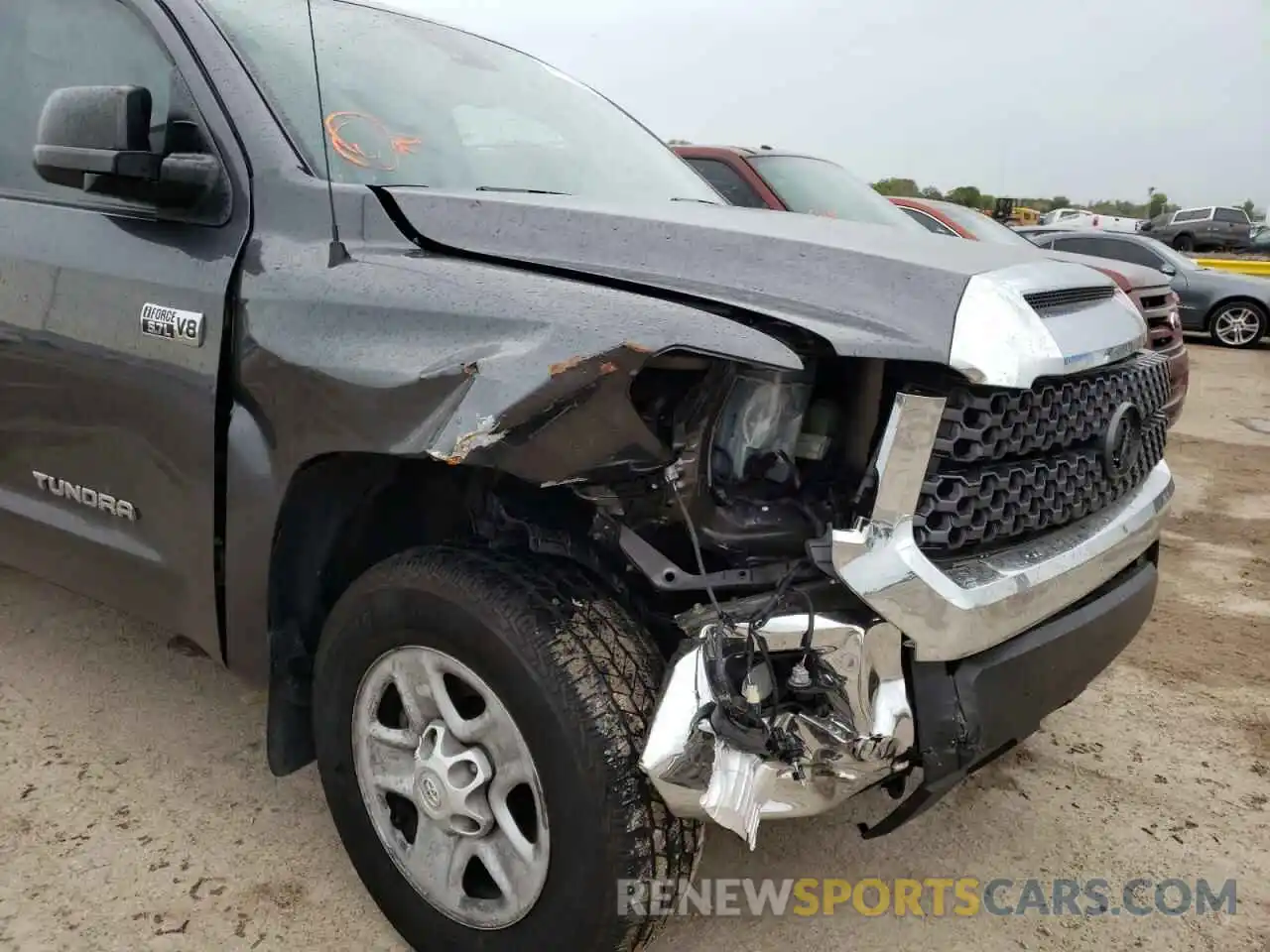 9 Photograph of a damaged car 5TFRY5F15KX250454 TOYOTA TUNDRA 2019