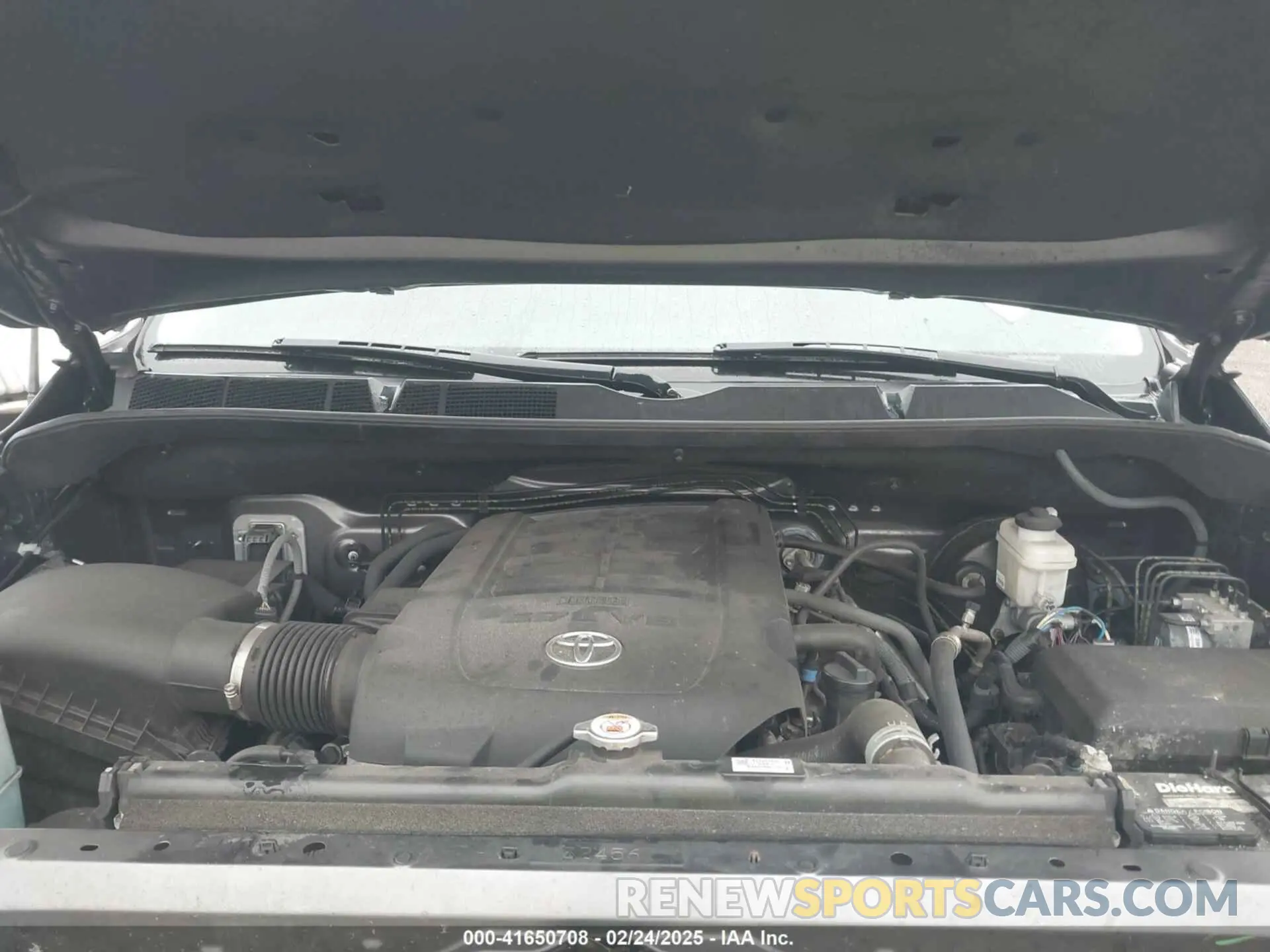 10 Photograph of a damaged car 5TFRY5F16KX246087 TOYOTA TUNDRA 2019