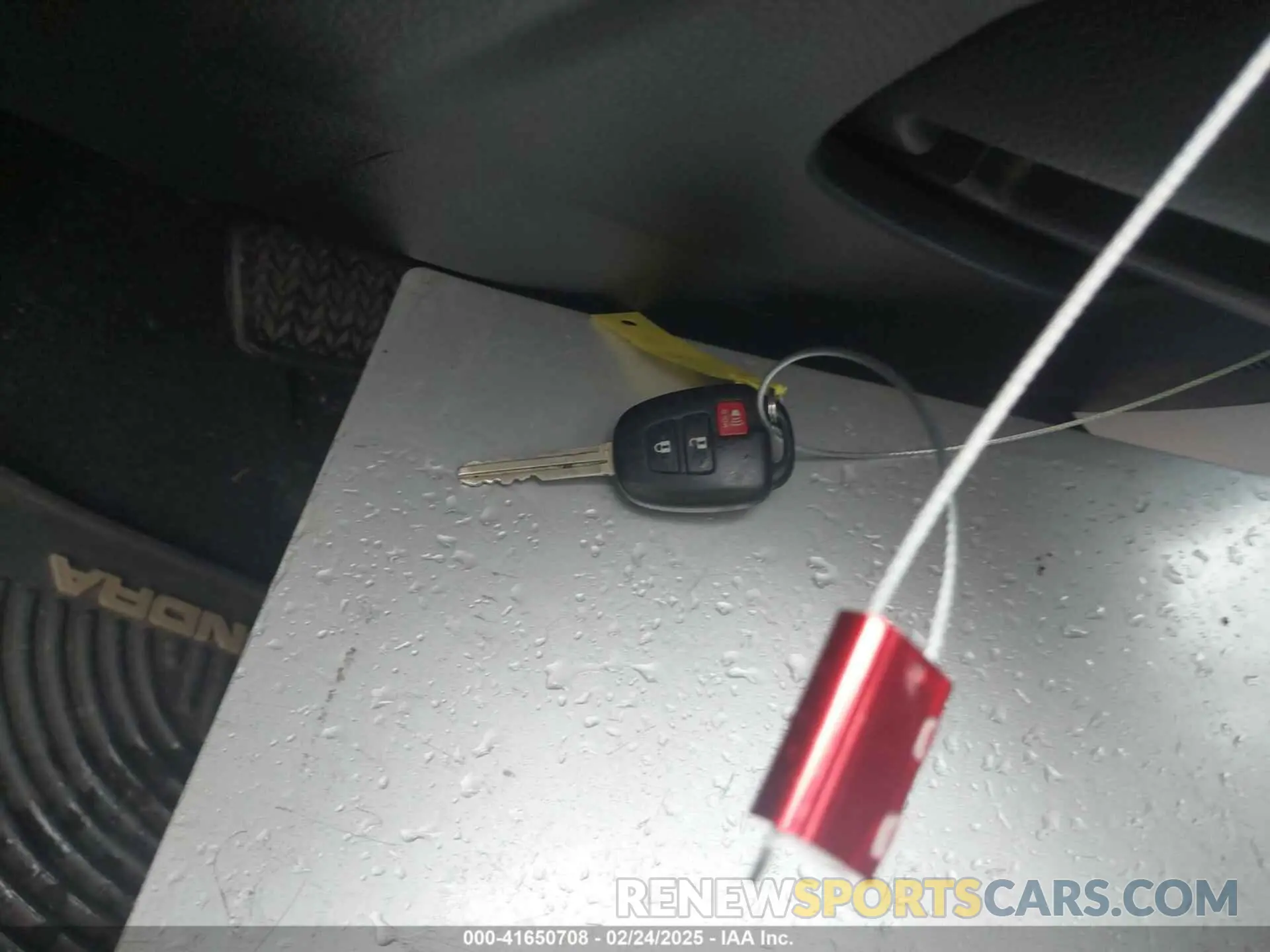 11 Photograph of a damaged car 5TFRY5F16KX246087 TOYOTA TUNDRA 2019