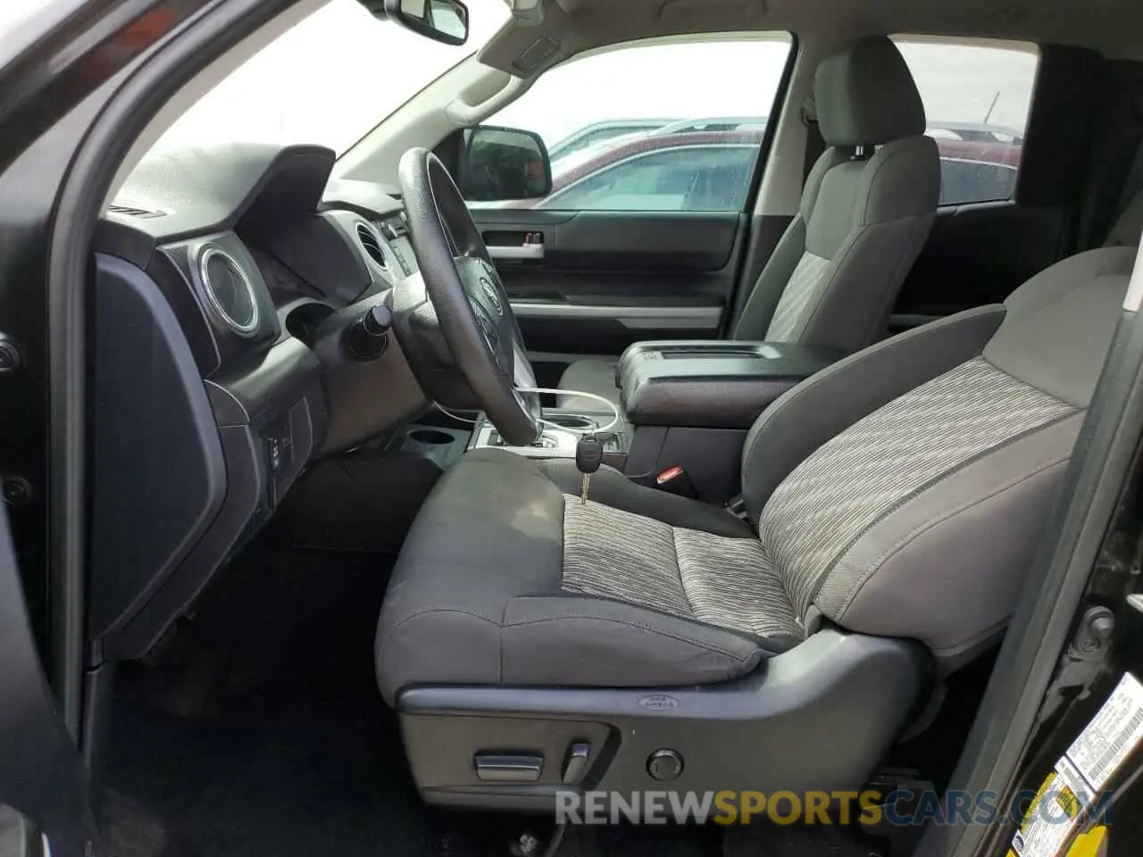 7 Photograph of a damaged car 5TFRY5F19KX250232 TOYOTA TUNDRA 2019