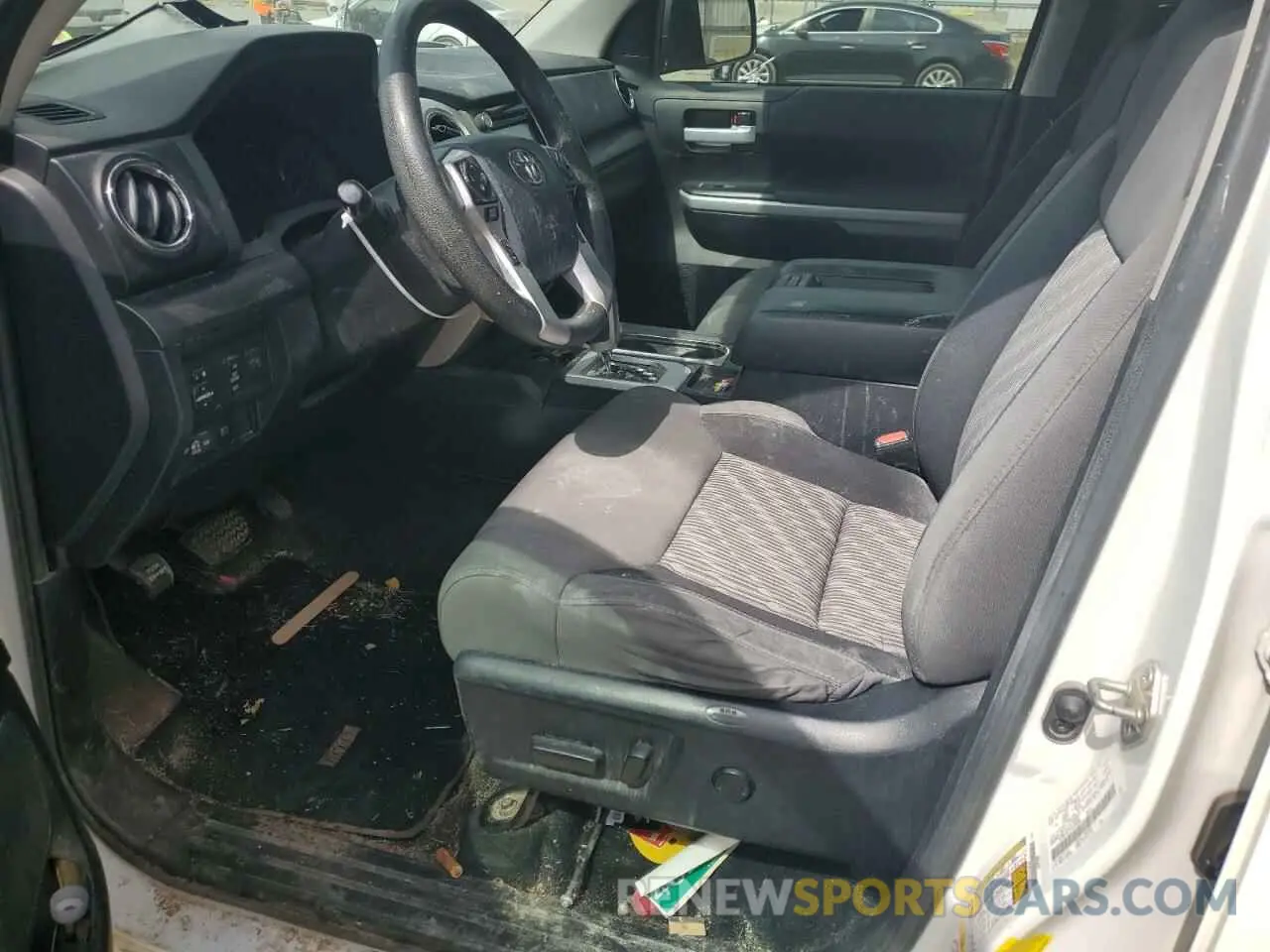 7 Photograph of a damaged car 5TFRY5F1XKX254001 TOYOTA TUNDRA 2019