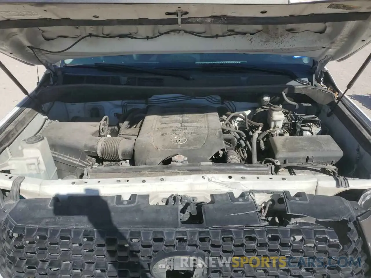 11 Photograph of a damaged car 5TFTY5F14KX010642 TOYOTA TUNDRA 2019