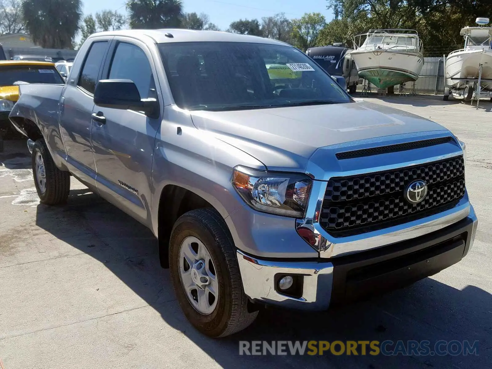 1 Photograph of a damaged car 5TFUM5F10KX080042 TOYOTA TUNDRA 2019