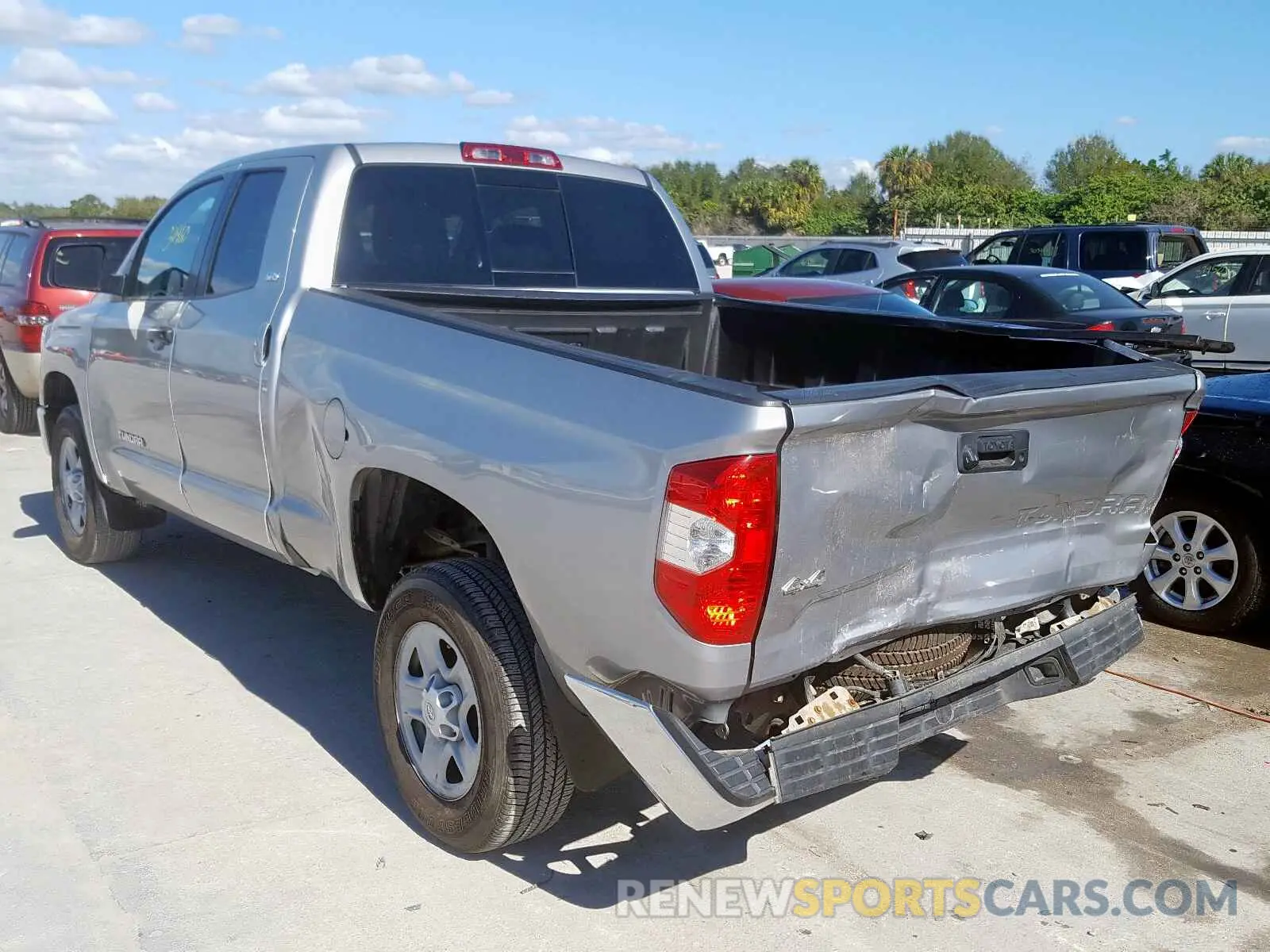 3 Photograph of a damaged car 5TFUM5F10KX080042 TOYOTA TUNDRA 2019