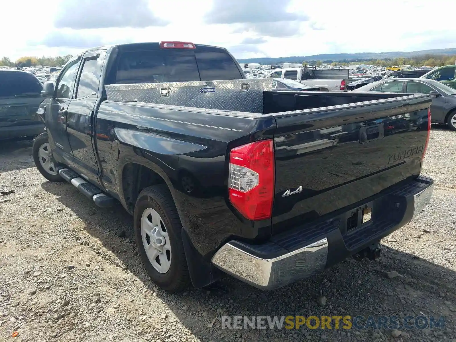 3 Photograph of a damaged car 5TFUM5F10KX080428 TOYOTA TUNDRA 2019