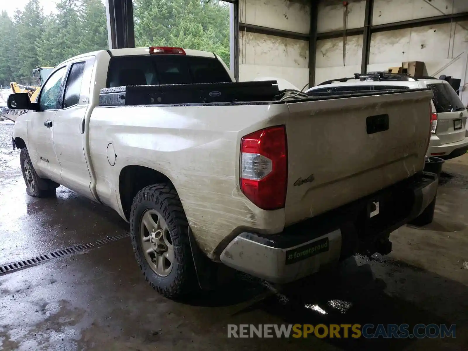 3 Photograph of a damaged car 5TFUM5F11KX082379 TOYOTA TUNDRA 2019