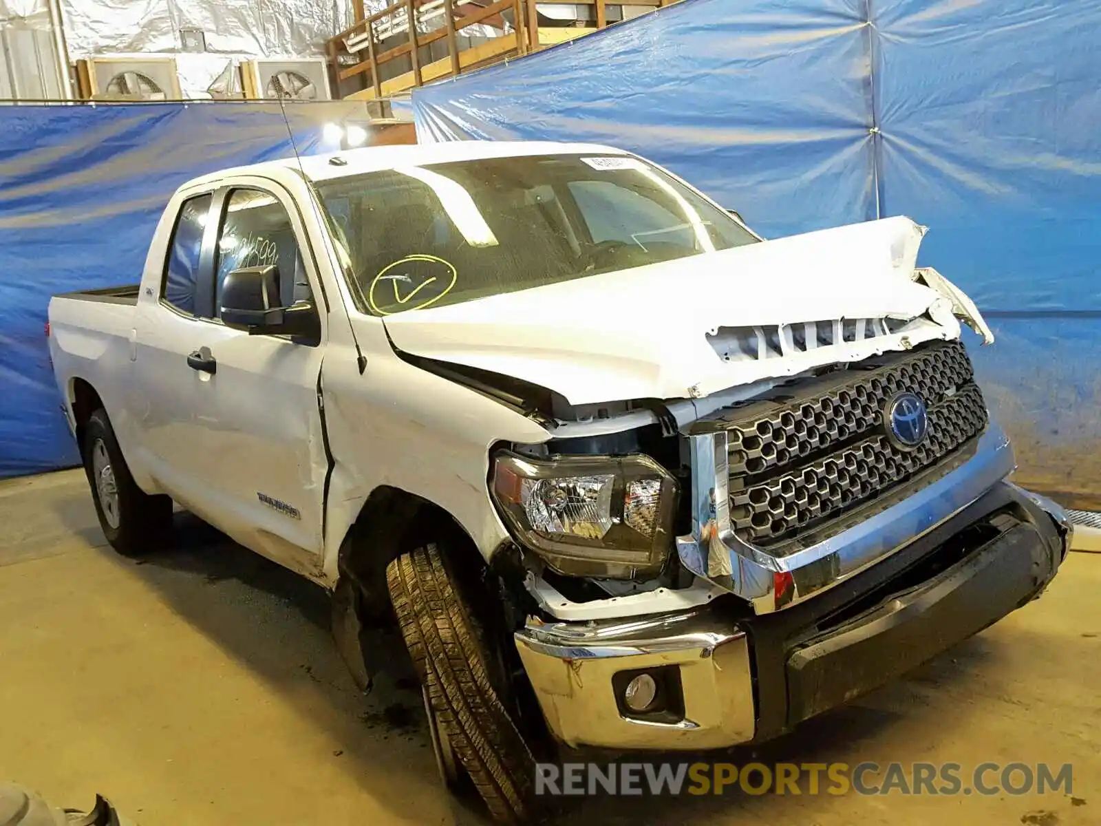 1 Photograph of a damaged car 5TFUM5F11KX083810 TOYOTA TUNDRA 2019