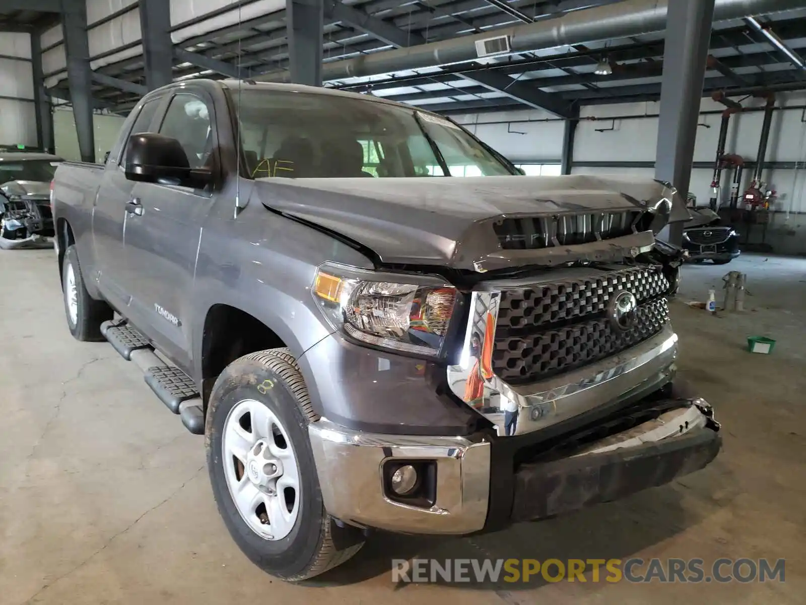 1 Photograph of a damaged car 5TFUM5F16KX083124 TOYOTA TUNDRA 2019