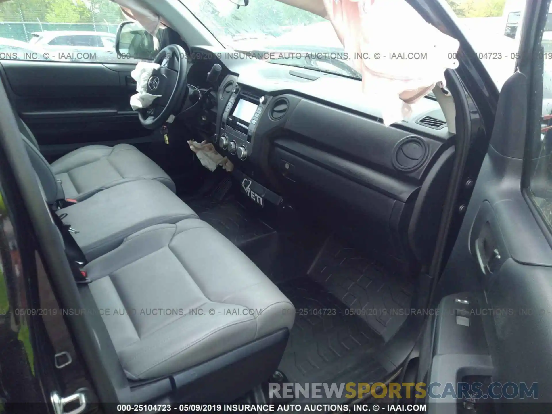 5 Photograph of a damaged car 5TFUM5F17KX081057 TOYOTA TUNDRA 2019