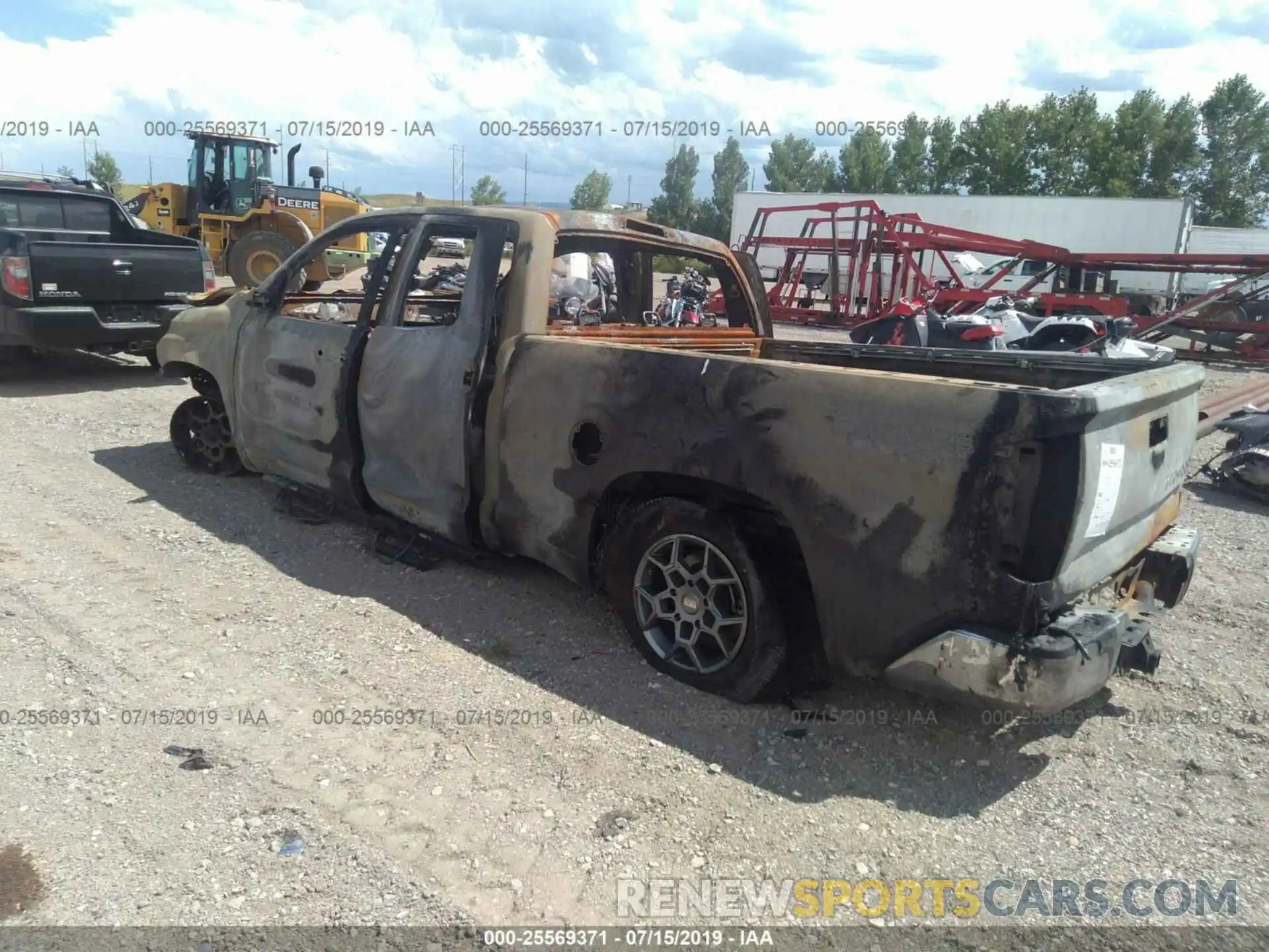 3 Photograph of a damaged car 5TFUM5F17KX082080 TOYOTA TUNDRA 2019