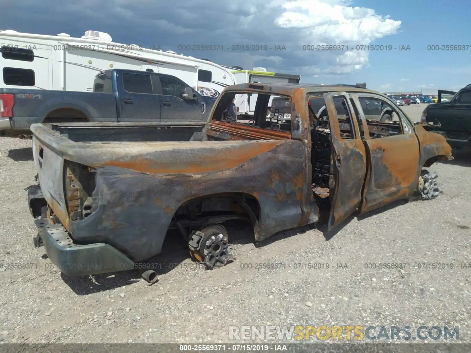 4 Photograph of a damaged car 5TFUM5F17KX082080 TOYOTA TUNDRA 2019