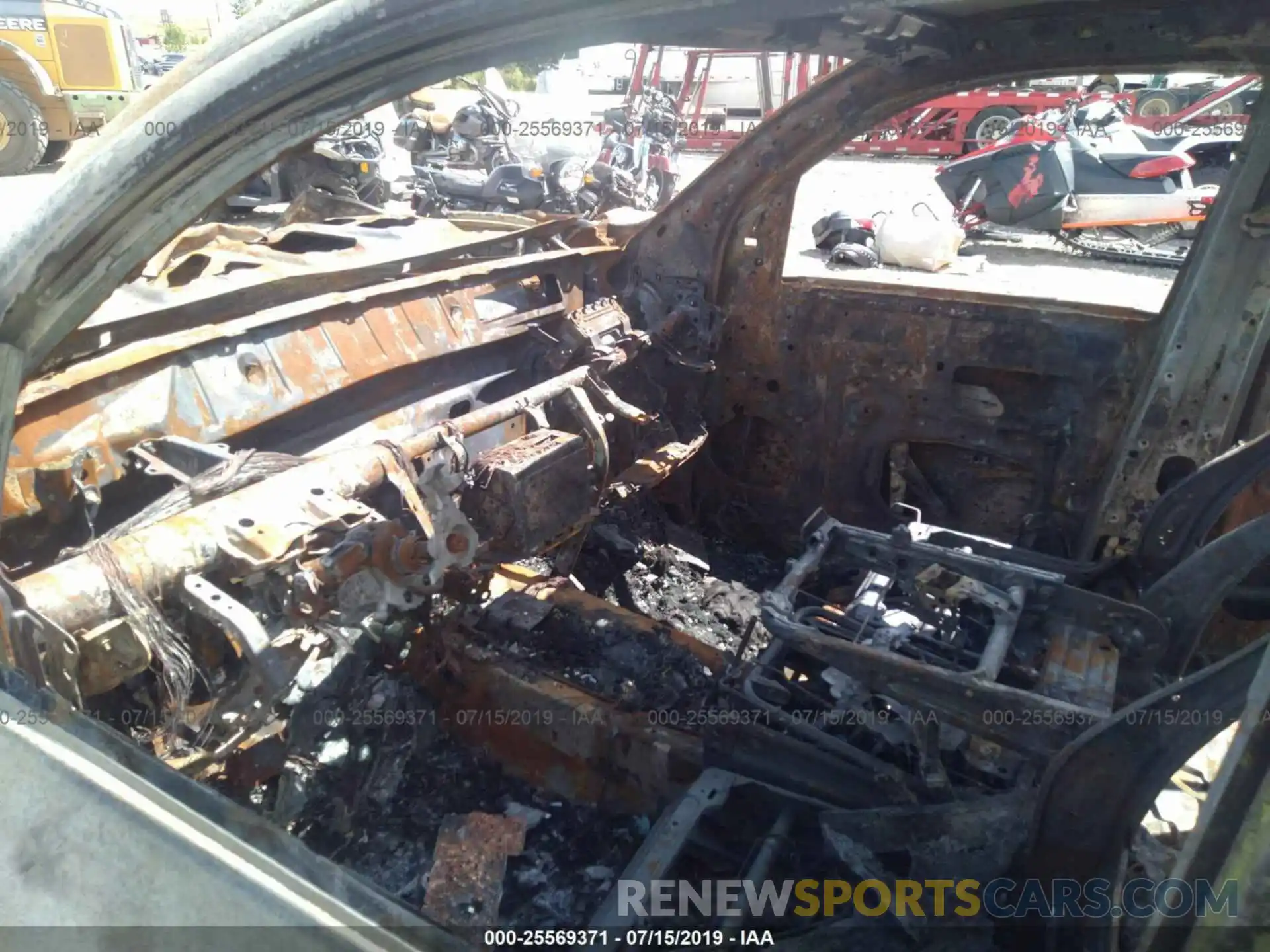 5 Photograph of a damaged car 5TFUM5F17KX082080 TOYOTA TUNDRA 2019