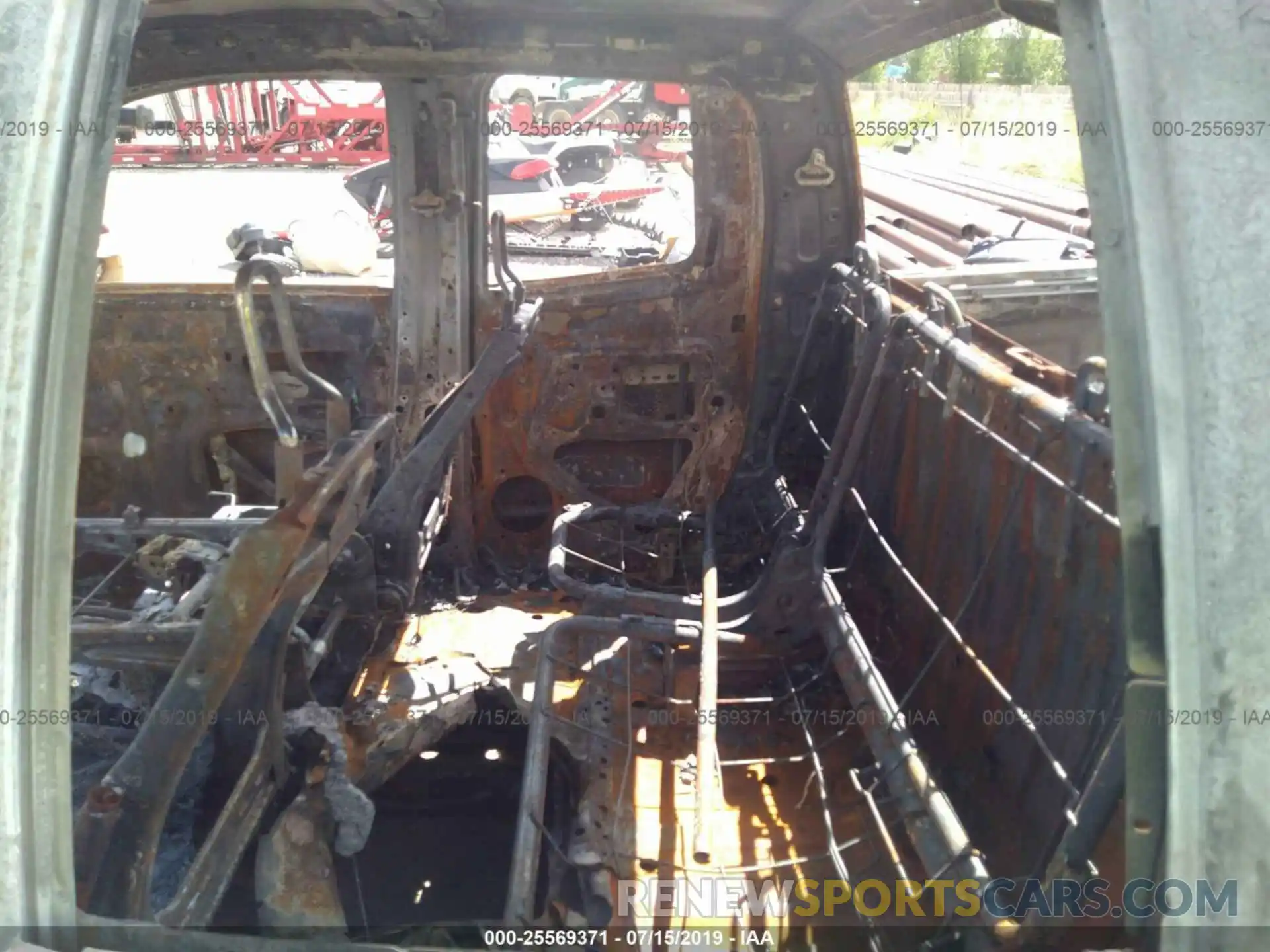 8 Photograph of a damaged car 5TFUM5F17KX082080 TOYOTA TUNDRA 2019