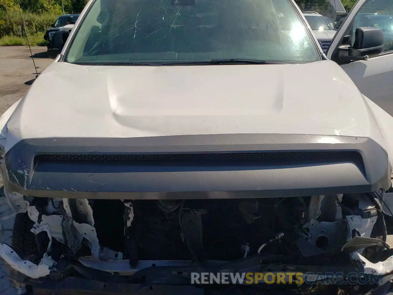 7 Photograph of a damaged car 5TFUM5F17KX082628 TOYOTA TUNDRA 2019