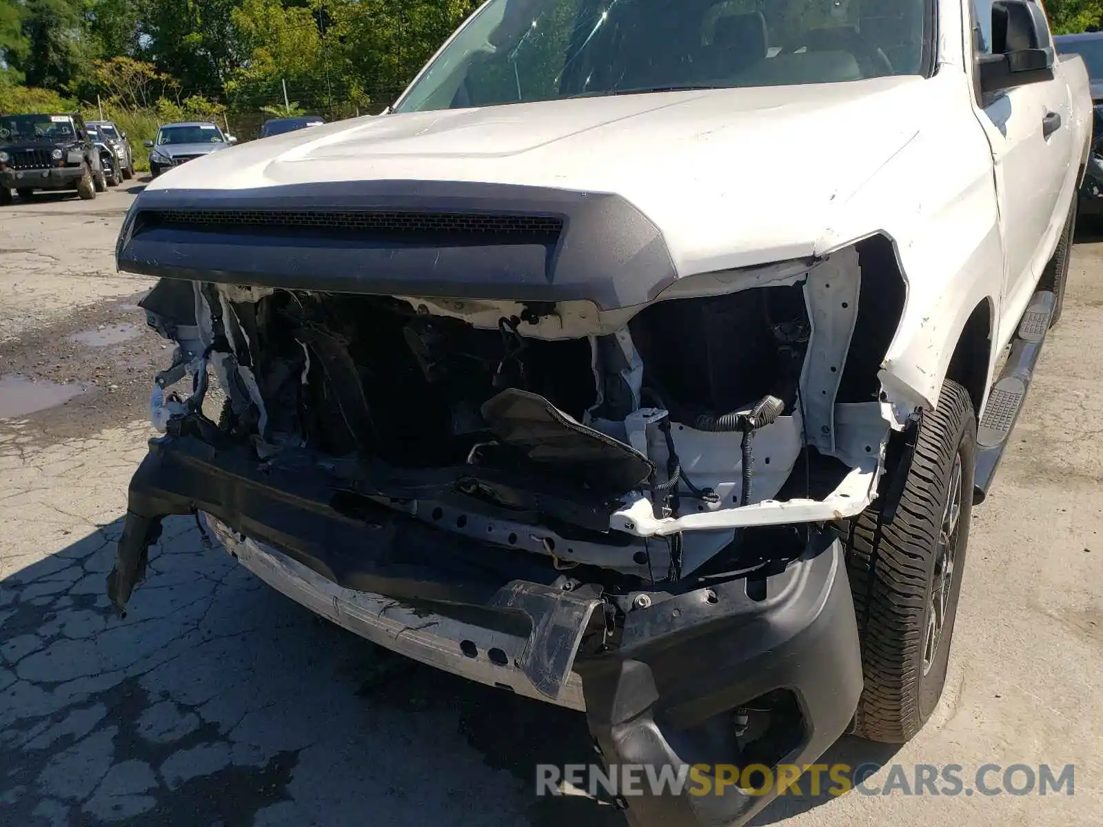 9 Photograph of a damaged car 5TFUM5F17KX082628 TOYOTA TUNDRA 2019