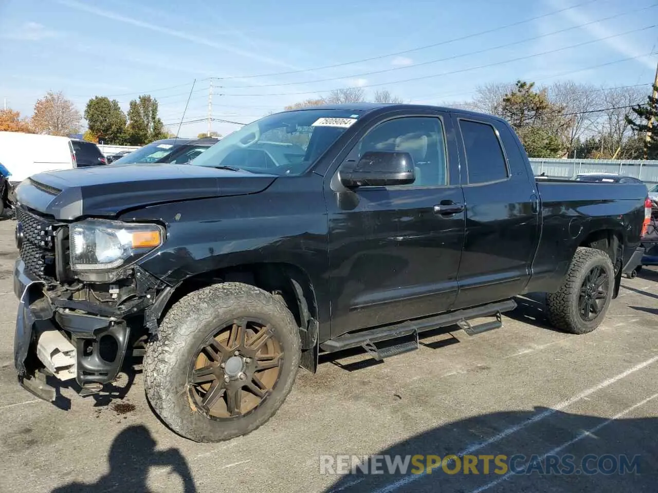 1 Photograph of a damaged car 5TFUM5F17KX083357 TOYOTA TUNDRA 2019