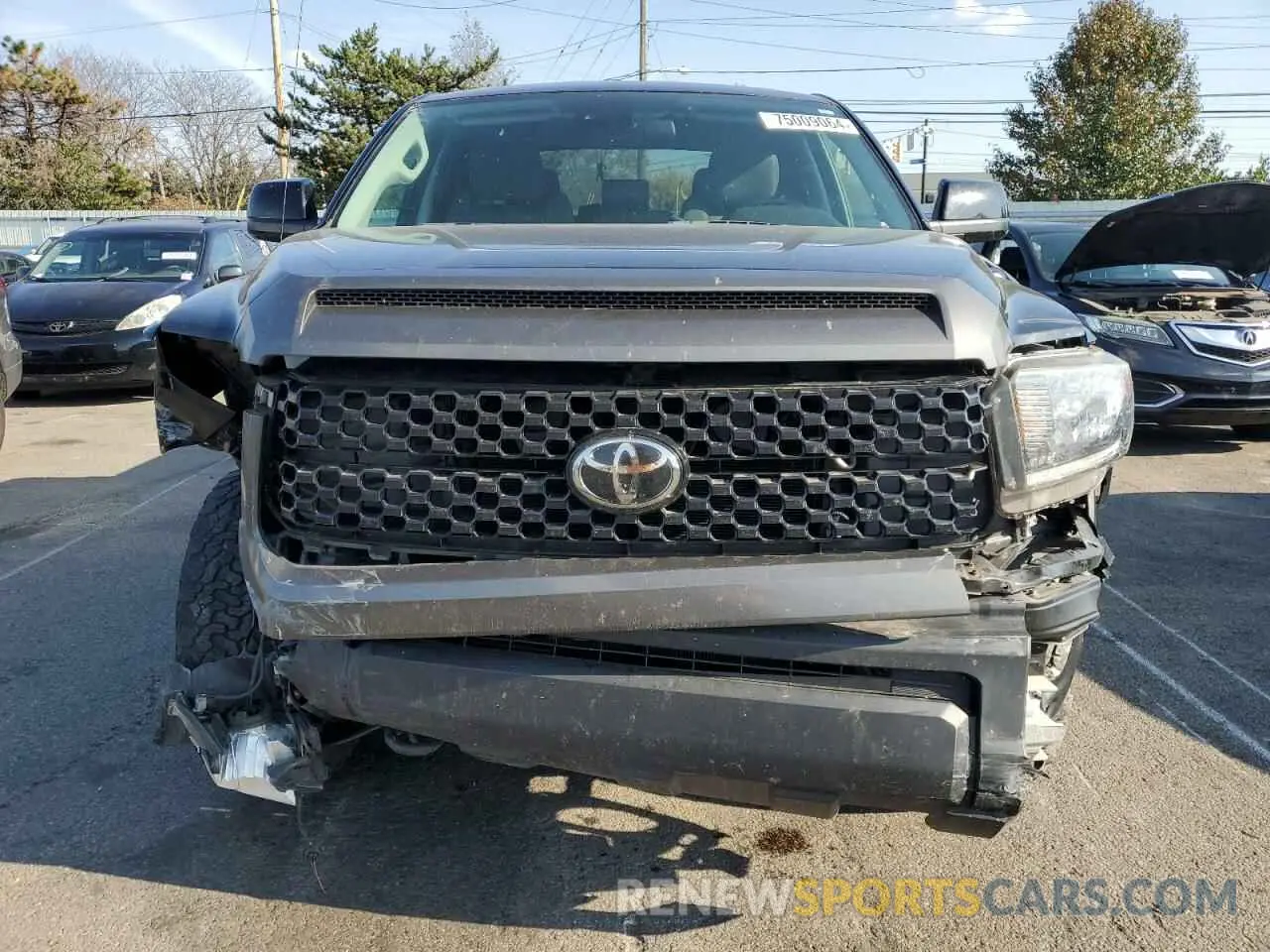 5 Photograph of a damaged car 5TFUM5F17KX083357 TOYOTA TUNDRA 2019
