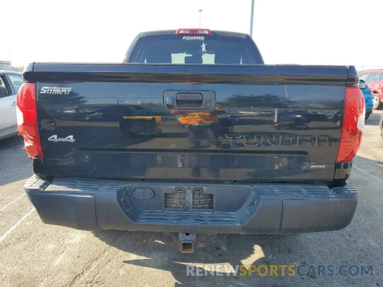 6 Photograph of a damaged car 5TFUM5F17KX083357 TOYOTA TUNDRA 2019