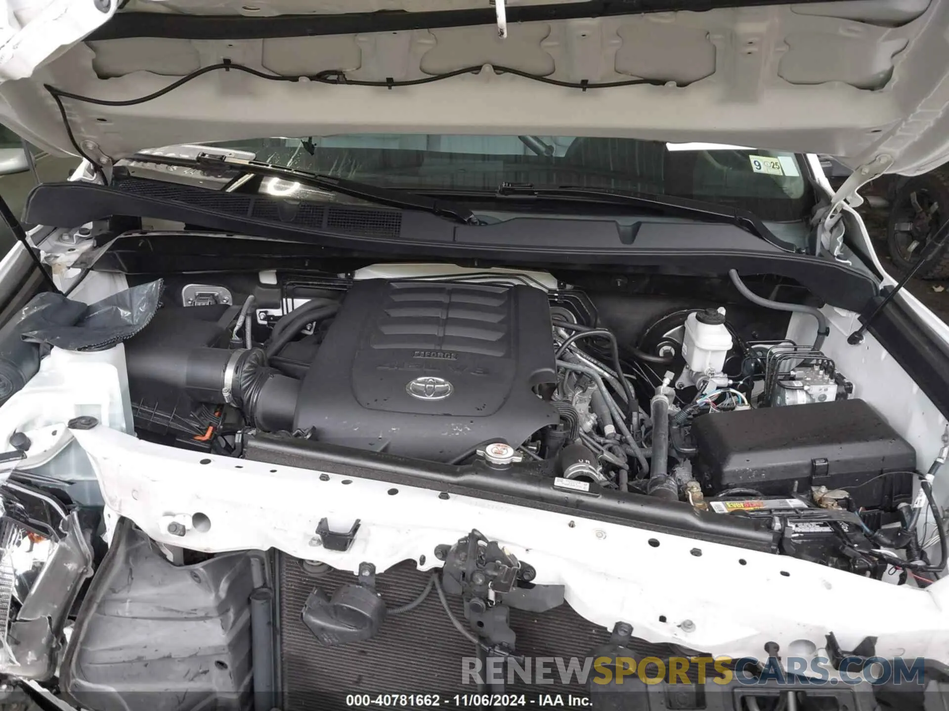 10 Photograph of a damaged car 5TFUM5F18KX081777 TOYOTA TUNDRA 2019
