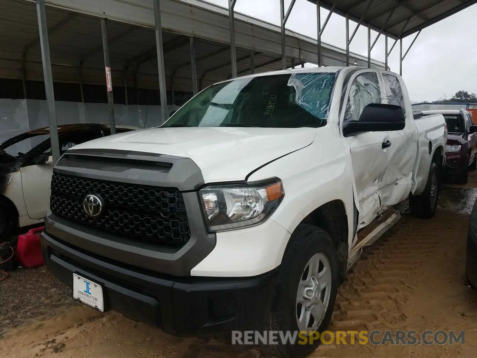 2 Photograph of a damaged car 5TFUM5F18KX082329 TOYOTA TUNDRA 2019