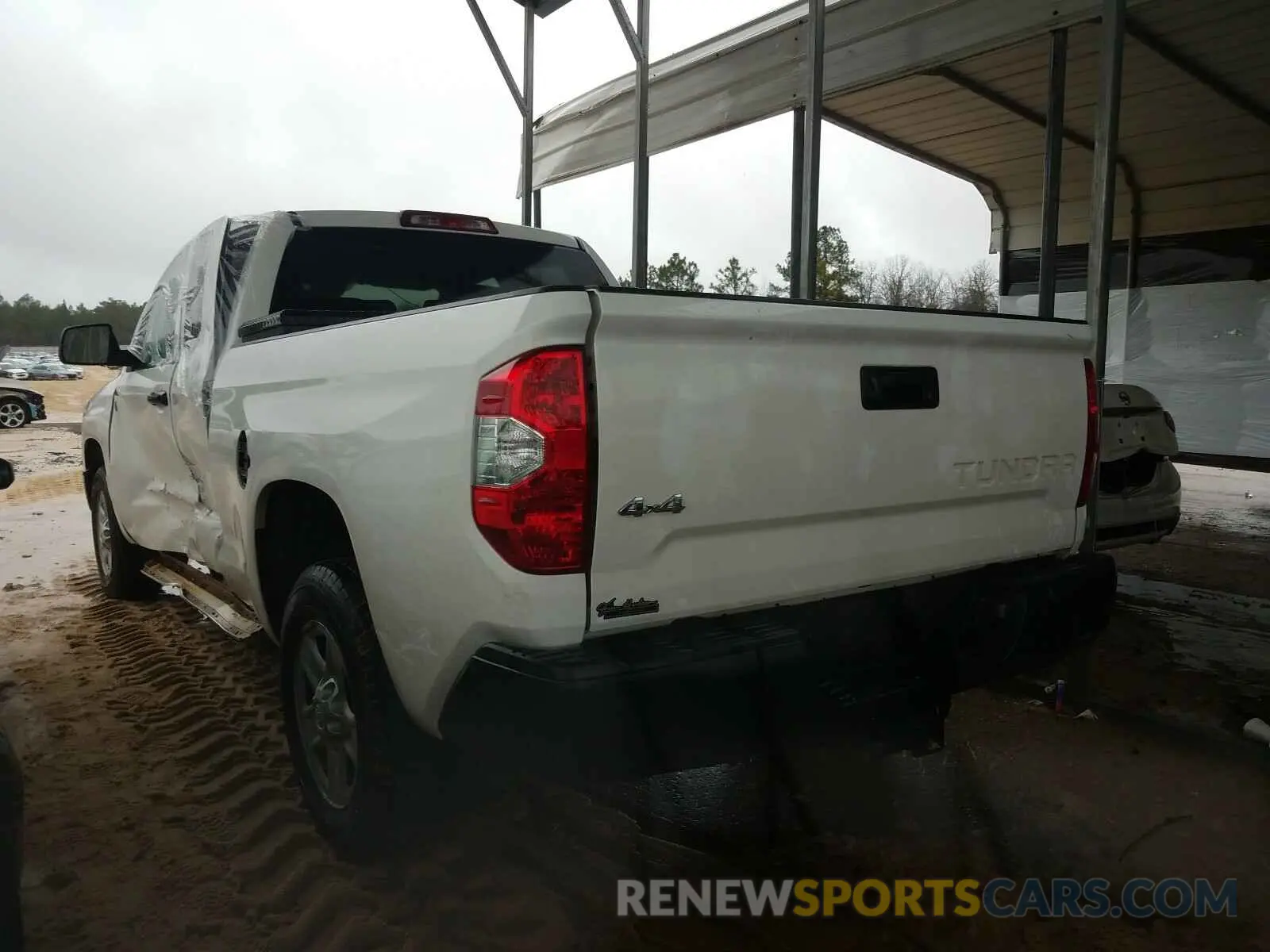 3 Photograph of a damaged car 5TFUM5F18KX082329 TOYOTA TUNDRA 2019