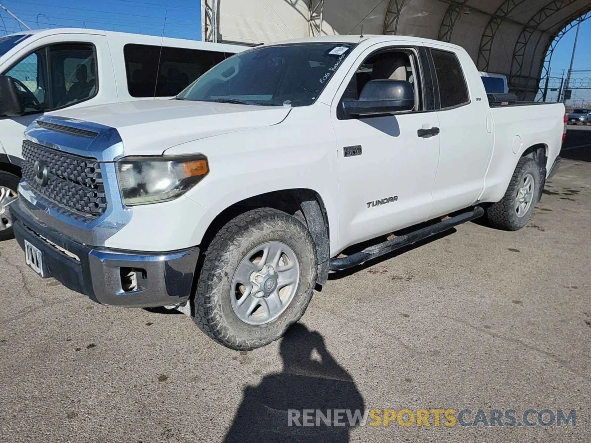 17 Photograph of a damaged car 5TFUW5F10KX831795 TOYOTA TUNDRA 2019