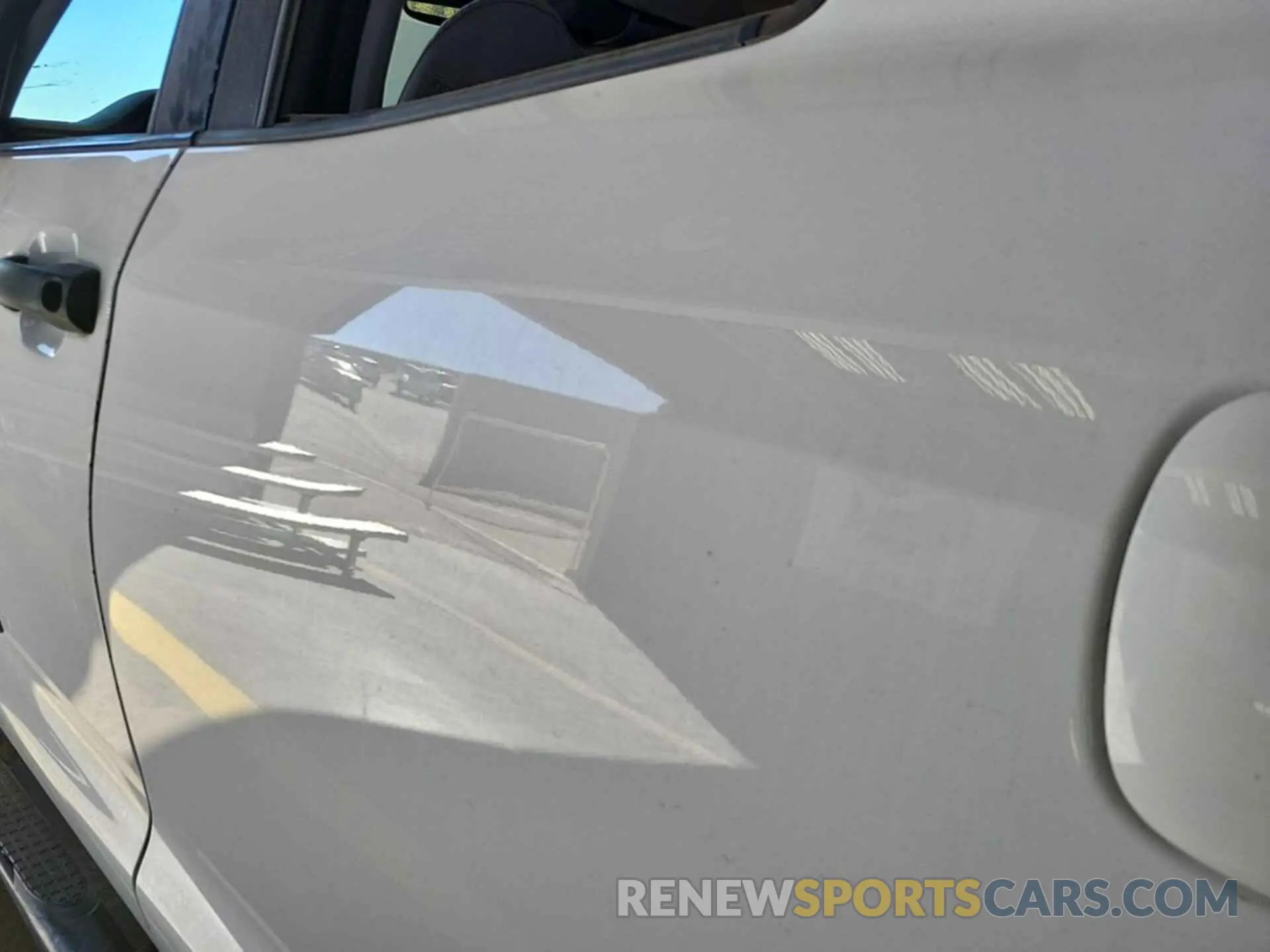23 Photograph of a damaged car 5TFUW5F10KX831795 TOYOTA TUNDRA 2019