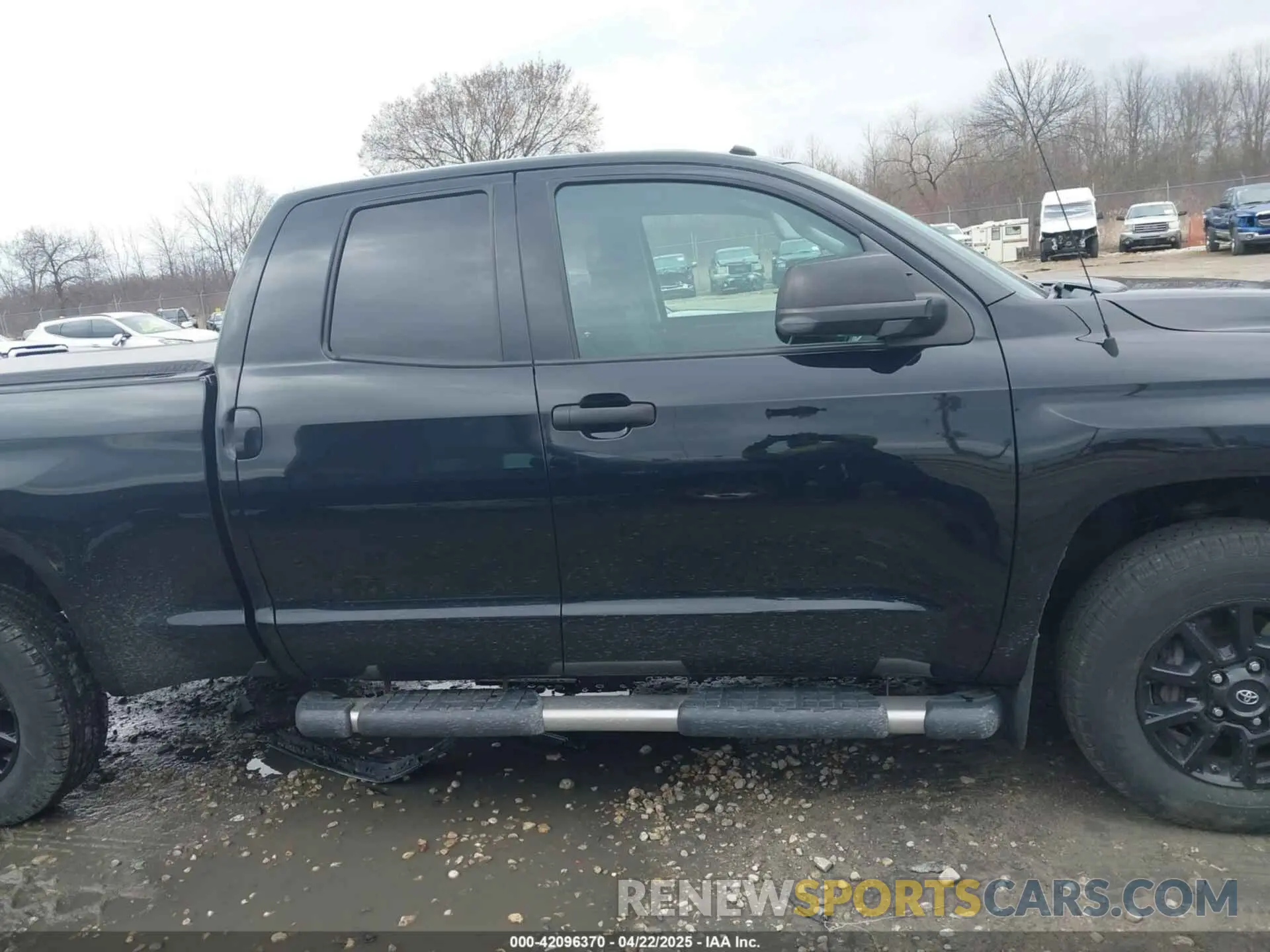 14 Photograph of a damaged car 5TFUW5F11KX807277 TOYOTA TUNDRA 2019