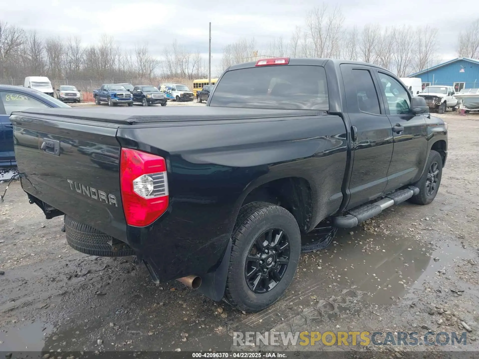4 Photograph of a damaged car 5TFUW5F11KX807277 TOYOTA TUNDRA 2019