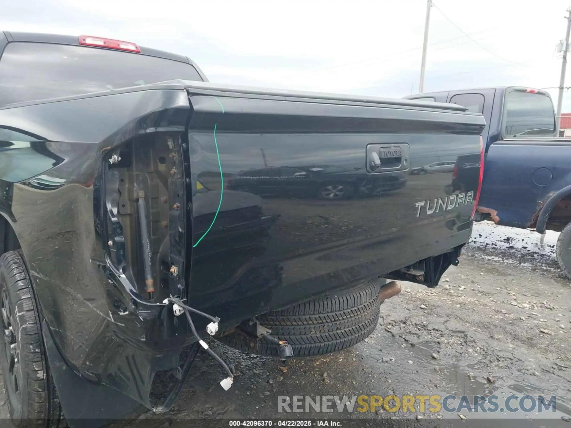 6 Photograph of a damaged car 5TFUW5F11KX807277 TOYOTA TUNDRA 2019