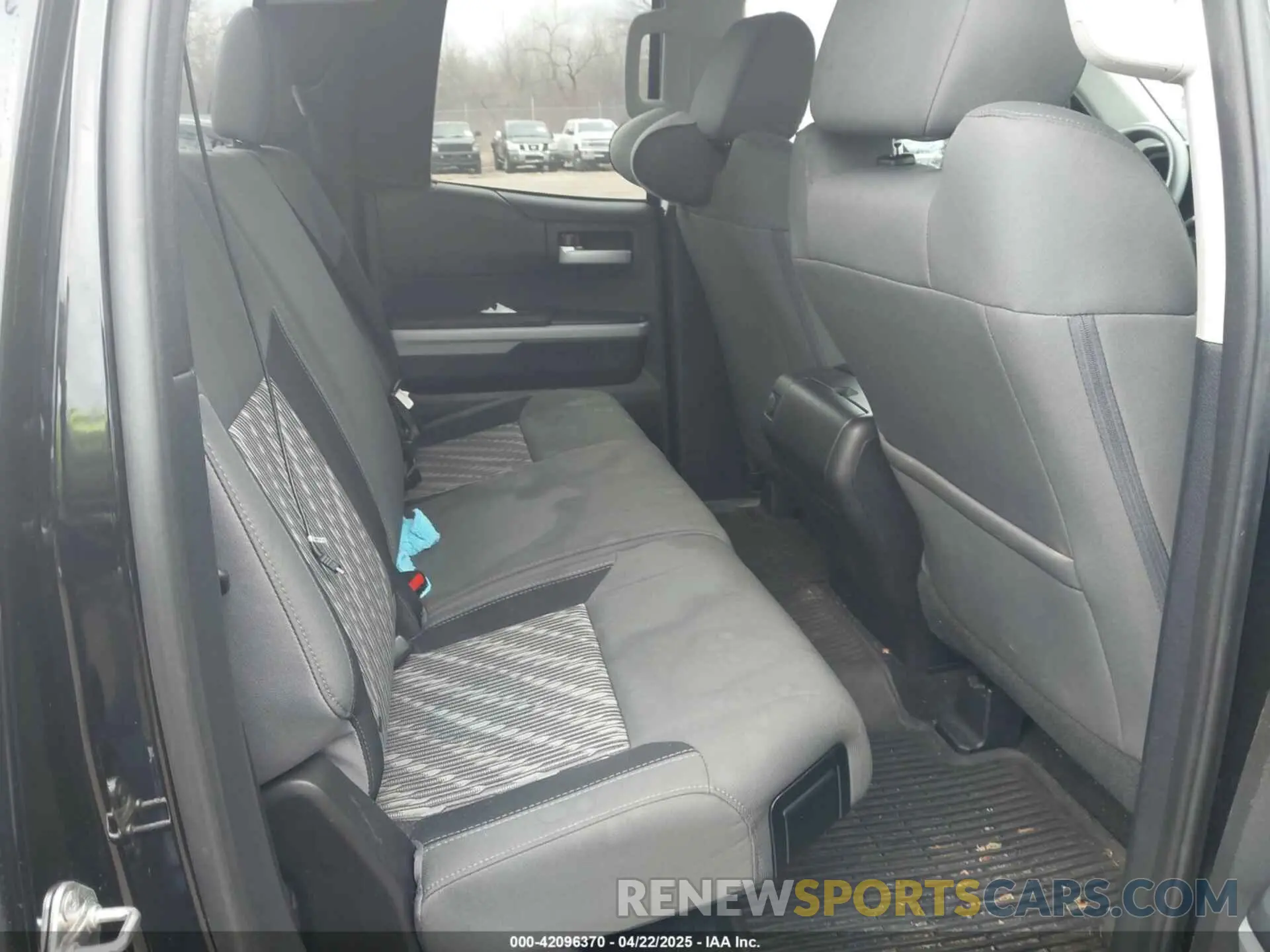 8 Photograph of a damaged car 5TFUW5F11KX807277 TOYOTA TUNDRA 2019