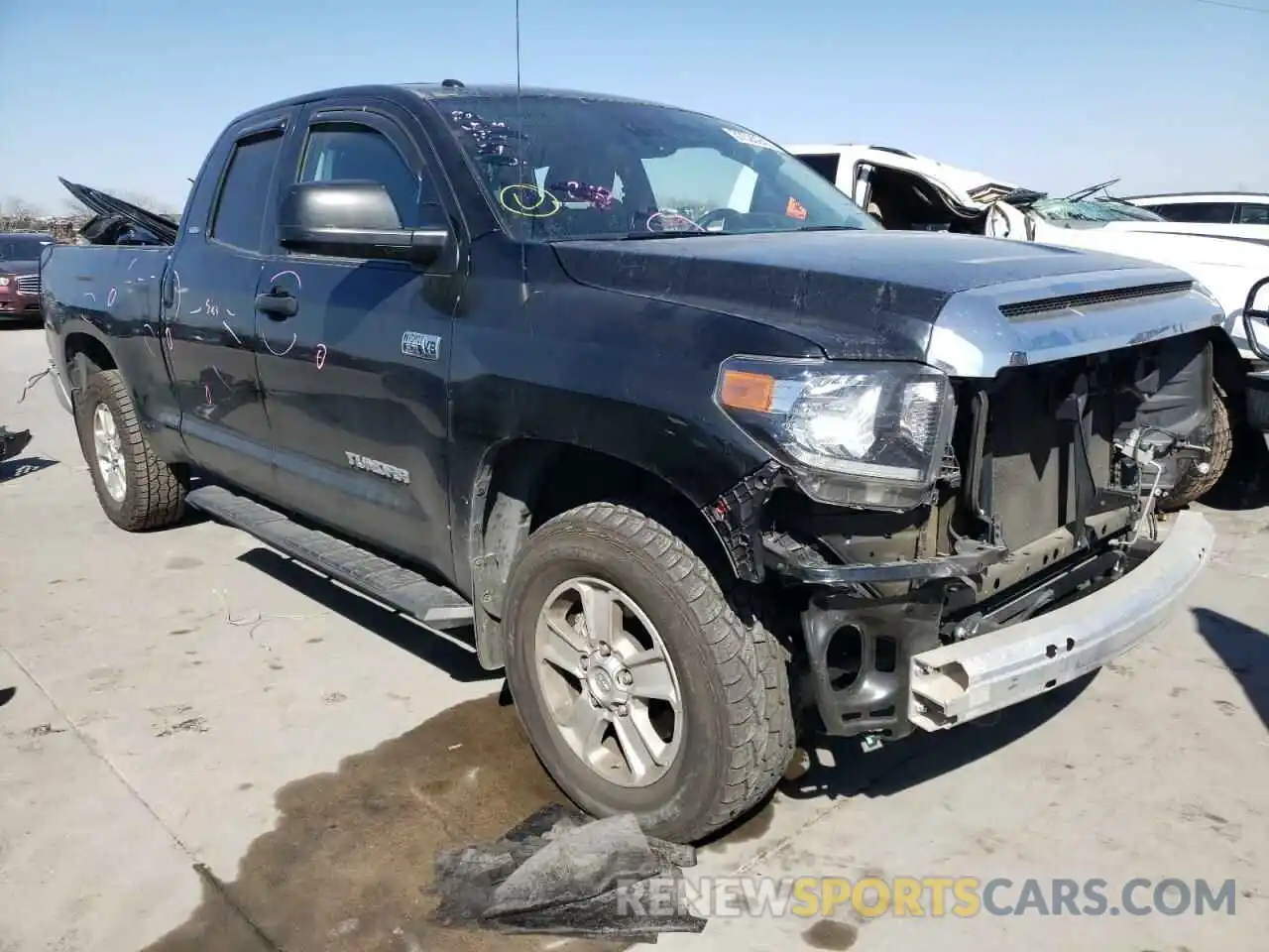 1 Photograph of a damaged car 5TFUW5F11KX831109 TOYOTA TUNDRA 2019