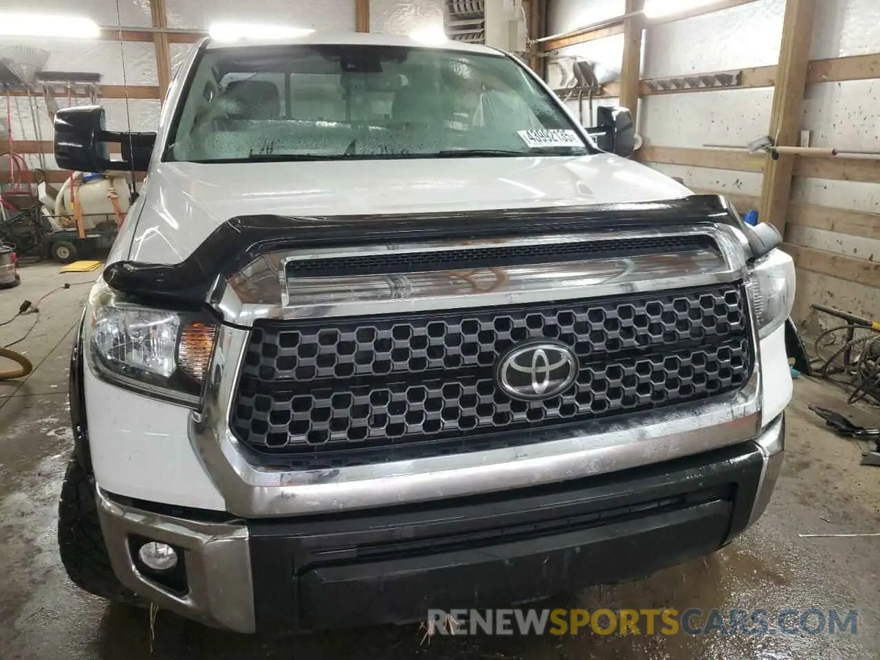 5 Photograph of a damaged car 5TFUW5F11KX857841 TOYOTA TUNDRA 2019