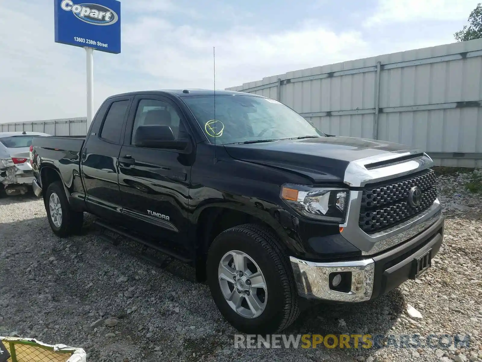 1 Photograph of a damaged car 5TFUW5F13KX832682 TOYOTA TUNDRA 2019