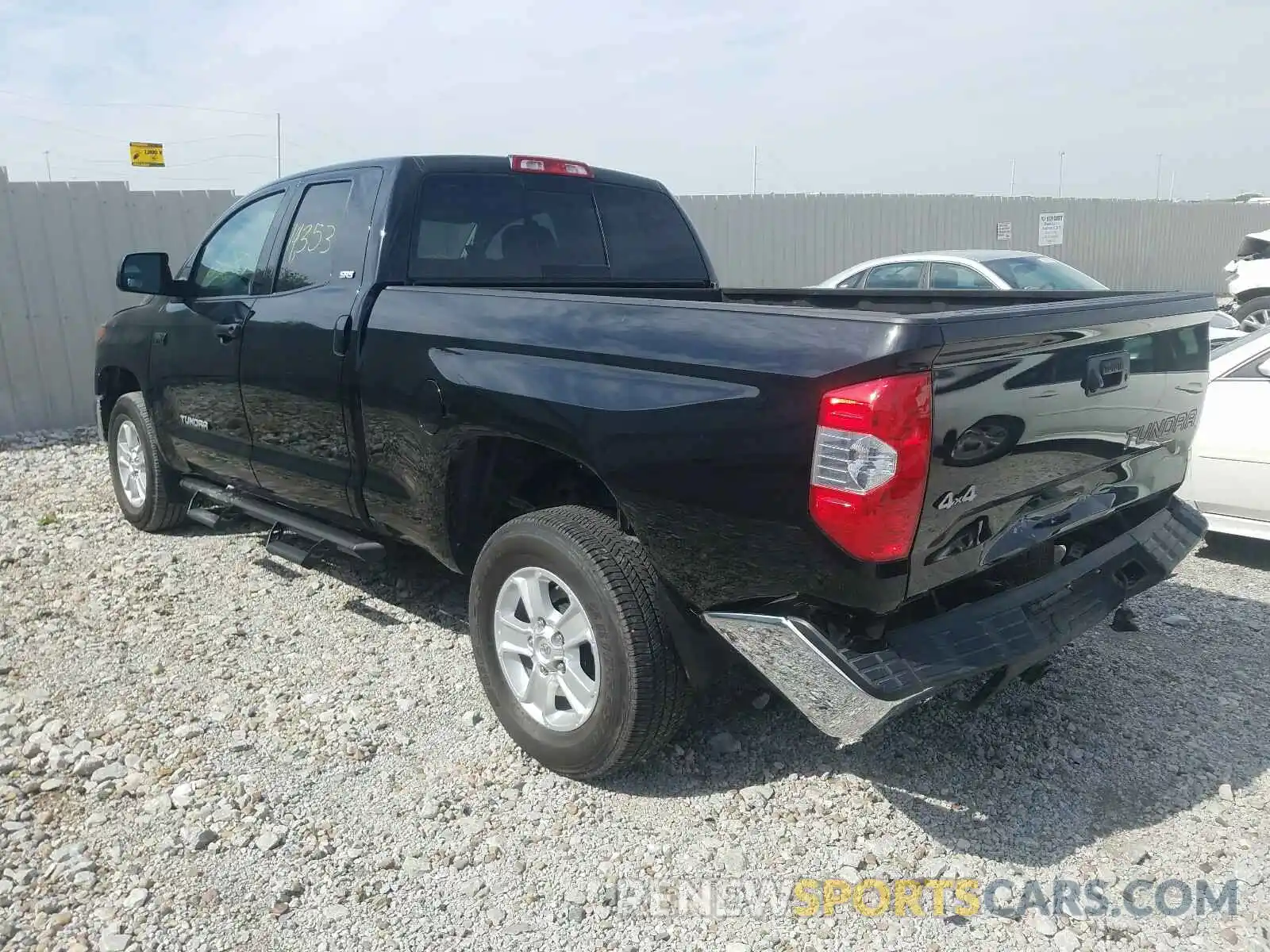 3 Photograph of a damaged car 5TFUW5F13KX832682 TOYOTA TUNDRA 2019