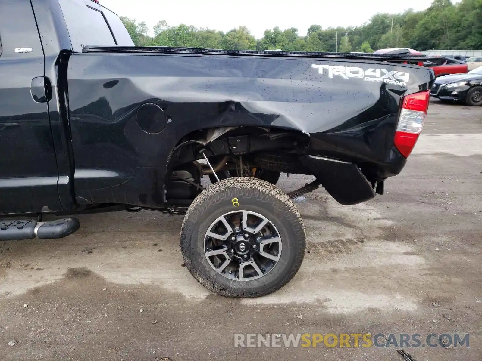 9 Photograph of a damaged car 5TFUW5F14KX778454 TOYOTA TUNDRA 2019