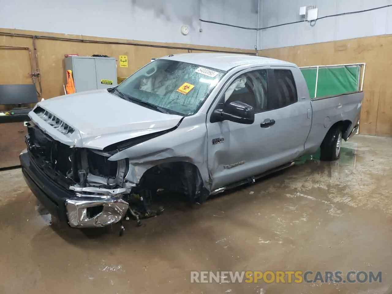 1 Photograph of a damaged car 5TFUW5F14KX811775 TOYOTA TUNDRA 2019