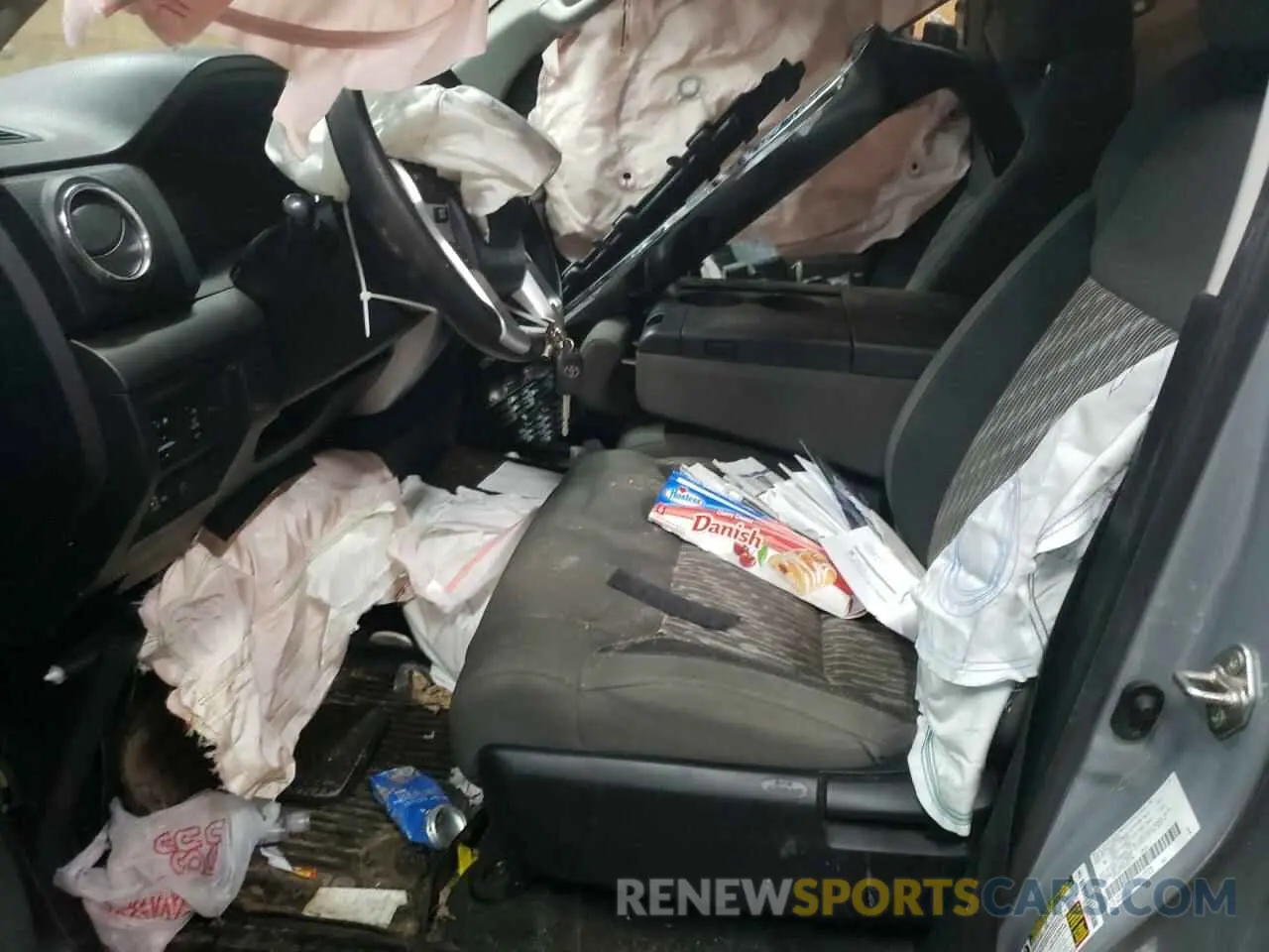 7 Photograph of a damaged car 5TFUW5F14KX811775 TOYOTA TUNDRA 2019
