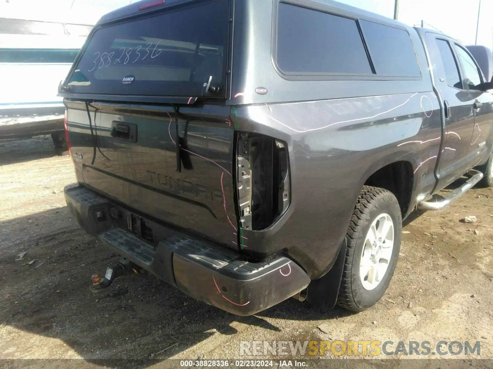 6 Photograph of a damaged car 5TFUW5F14KX868915 TOYOTA TUNDRA 2019