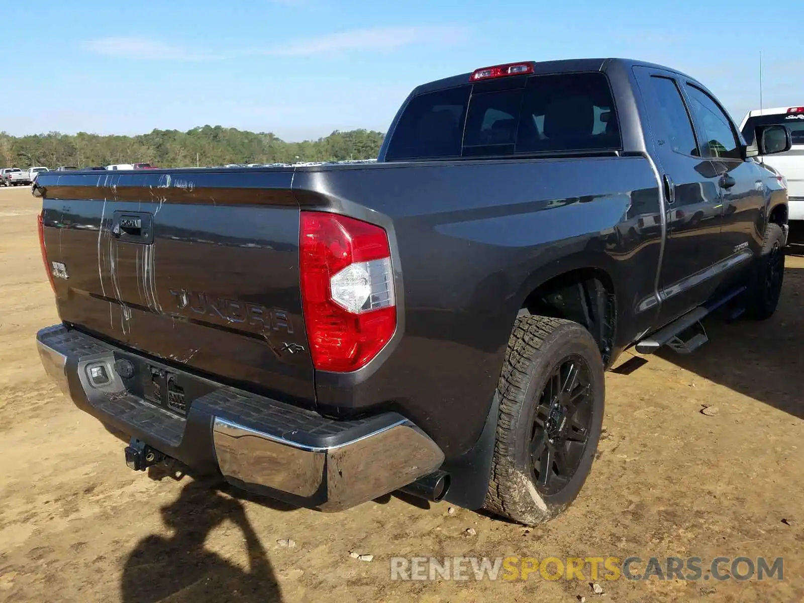 4 Photograph of a damaged car 5TFUW5F15KX785171 TOYOTA TUNDRA 2019