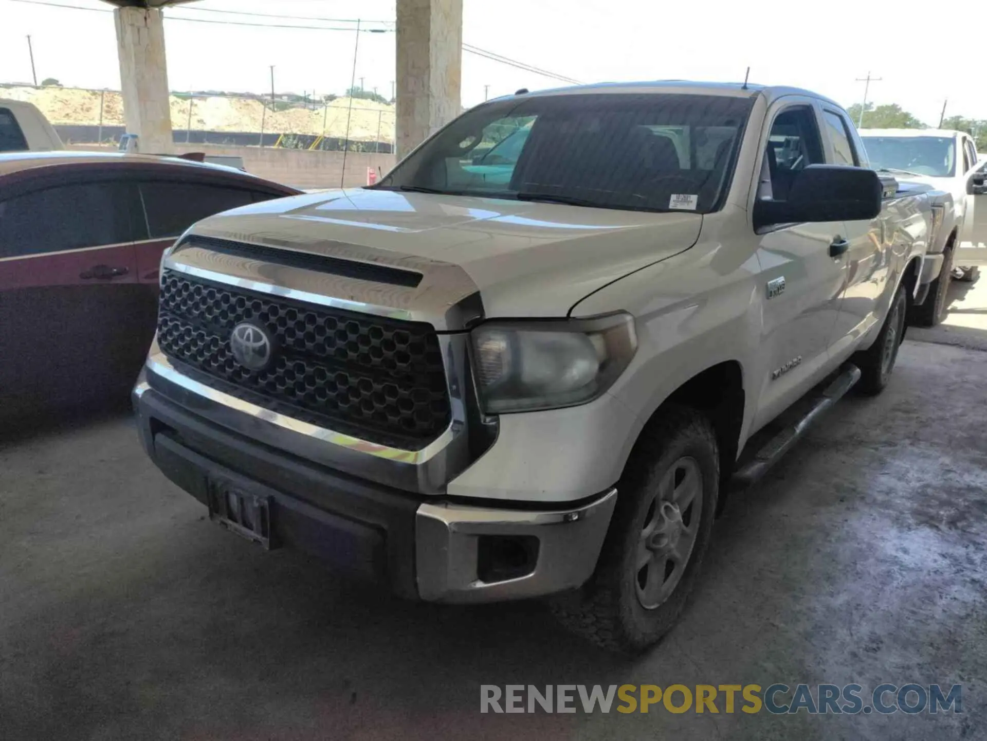 10 Photograph of a damaged car 5TFUW5F16KX856541 TOYOTA TUNDRA 2019