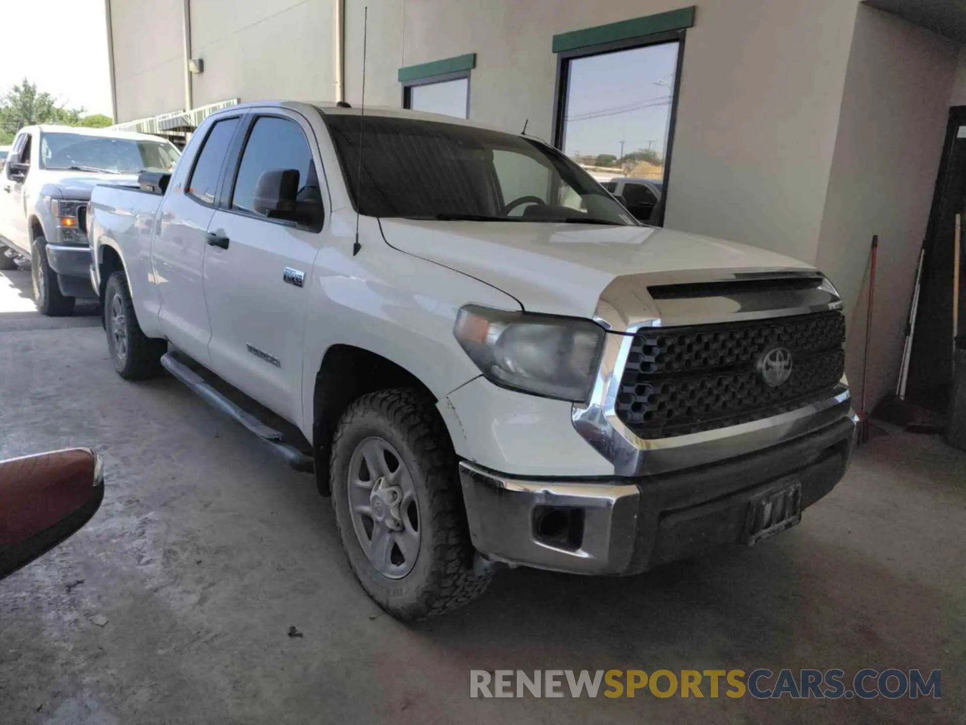 20 Photograph of a damaged car 5TFUW5F16KX856541 TOYOTA TUNDRA 2019
