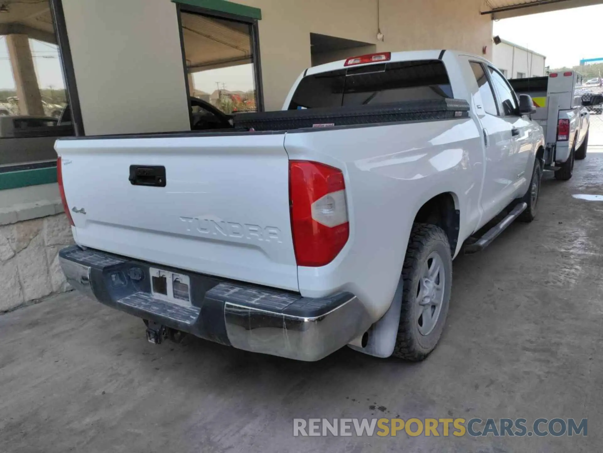 3 Photograph of a damaged car 5TFUW5F16KX856541 TOYOTA TUNDRA 2019